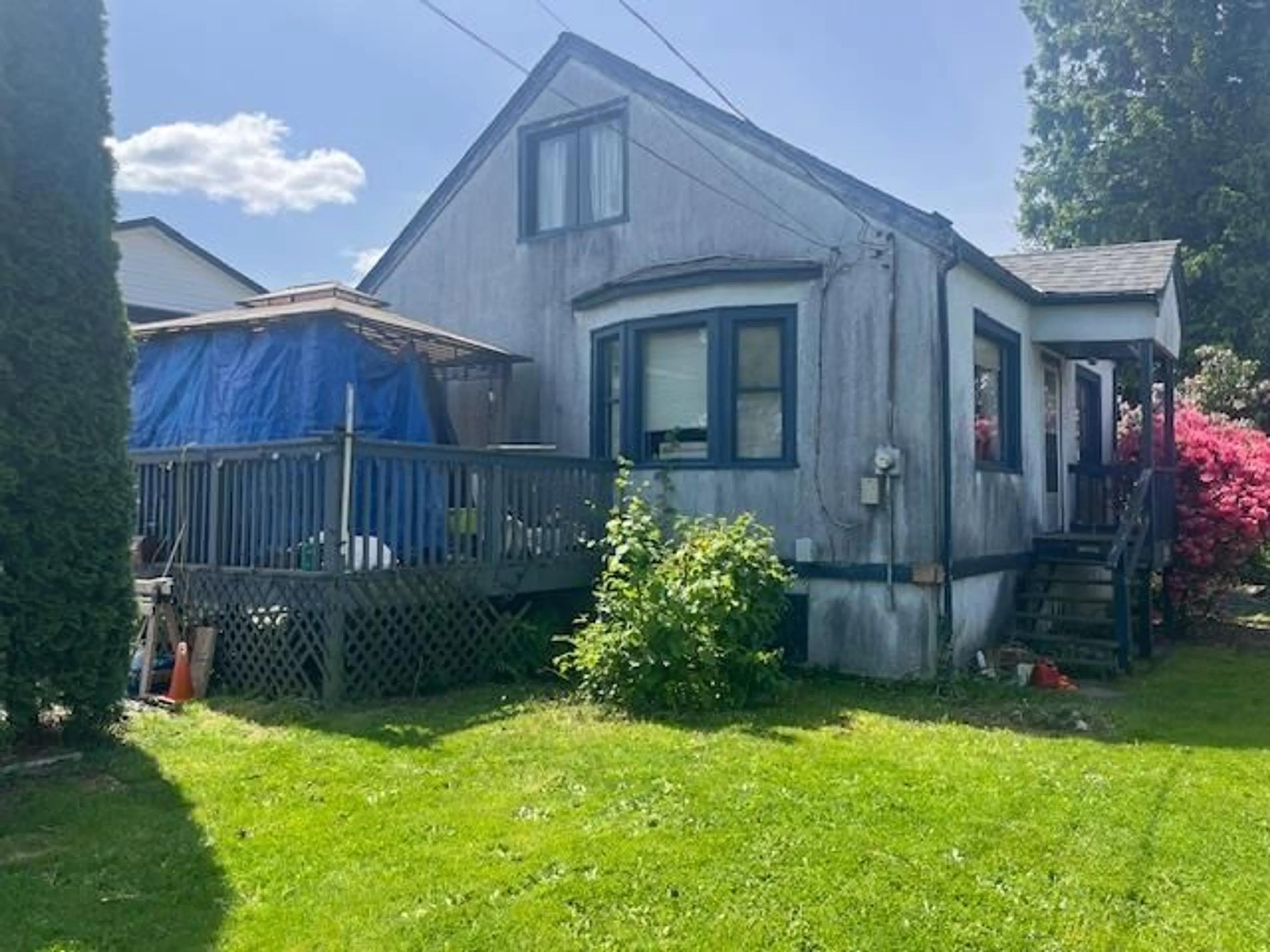 A pic from outside/outdoor area/front of a property/back of a property/a pic from drone, street for 33432 7, Mission British Columbia V2V2E5
