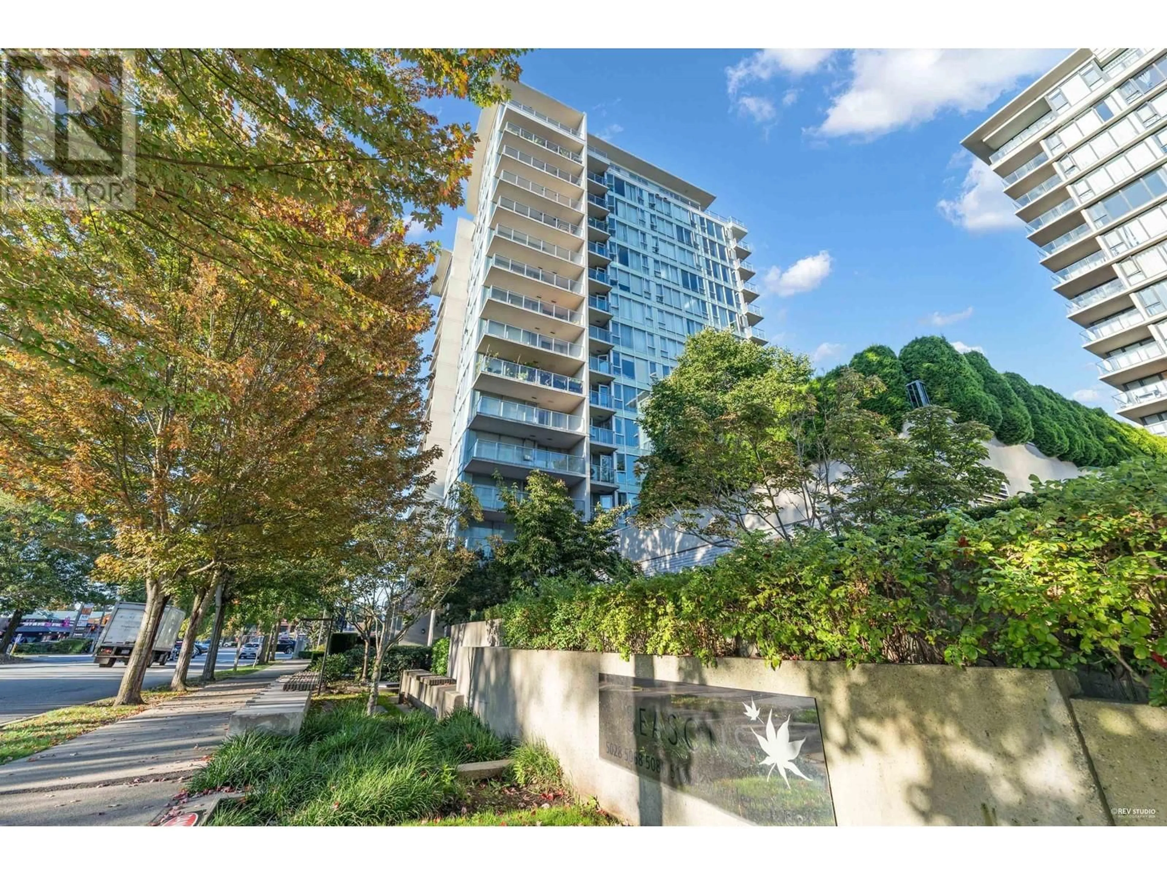 A pic from outside/outdoor area/front of a property/back of a property/a pic from drone, unknown for 1801 - 5068 KWANTLEN STREET, Richmond British Columbia V6X4K4