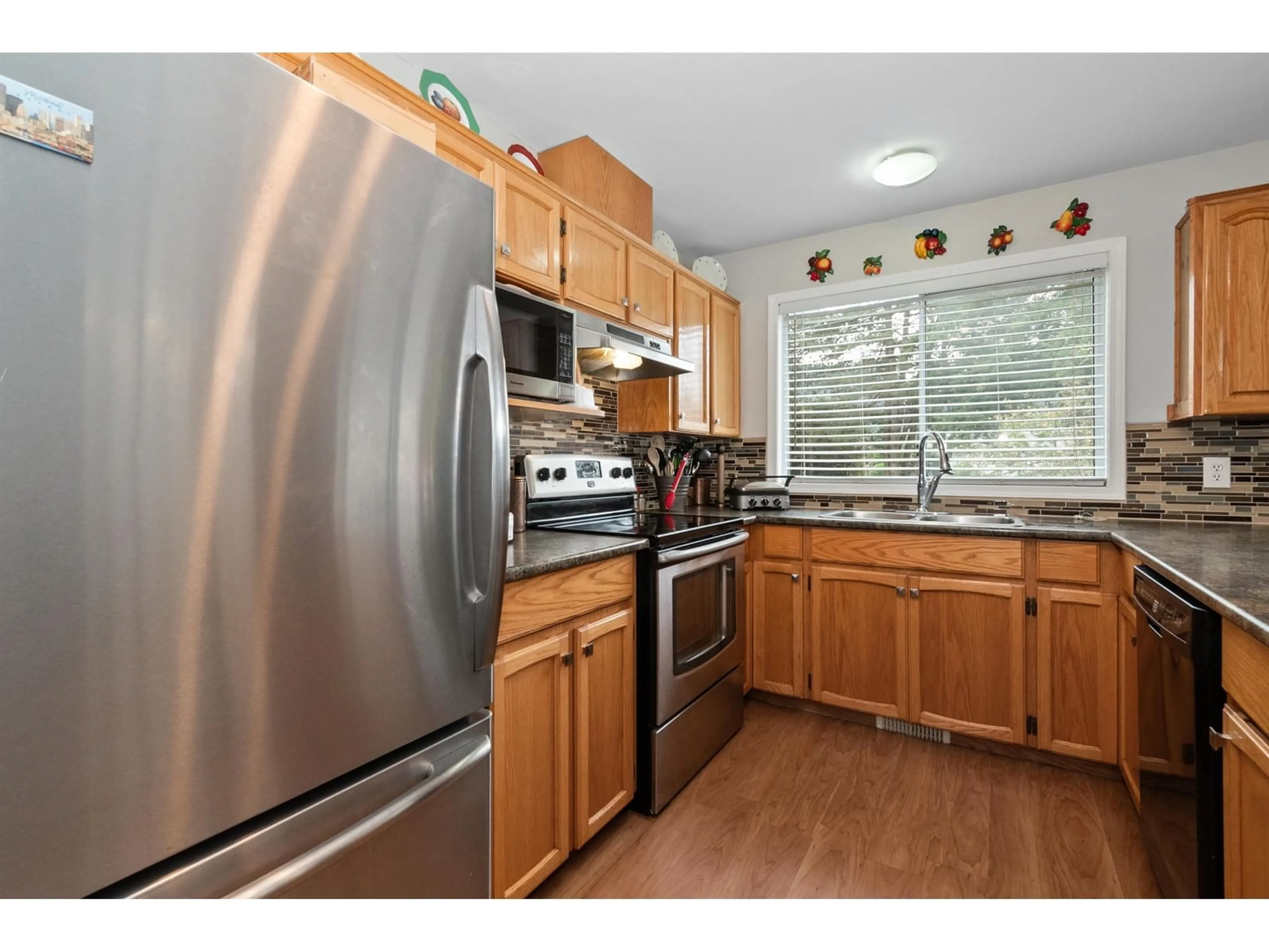 Standard kitchen, unknown for 24 - 5904 VEDDER ROAD, Chilliwack British Columbia V2R3E7