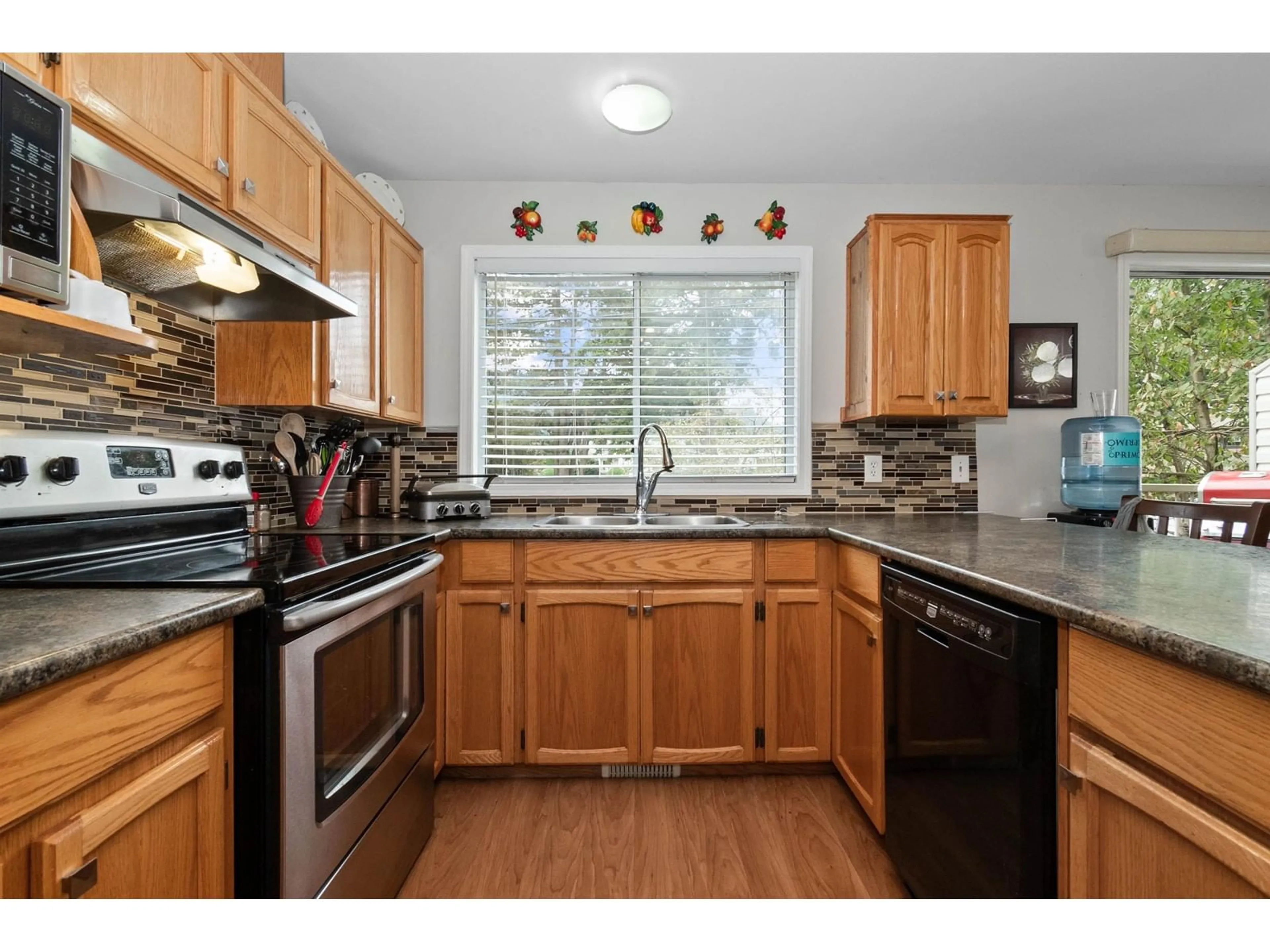 Standard kitchen, unknown for 24 - 5904 VEDDER ROAD, Chilliwack British Columbia V2R3E7