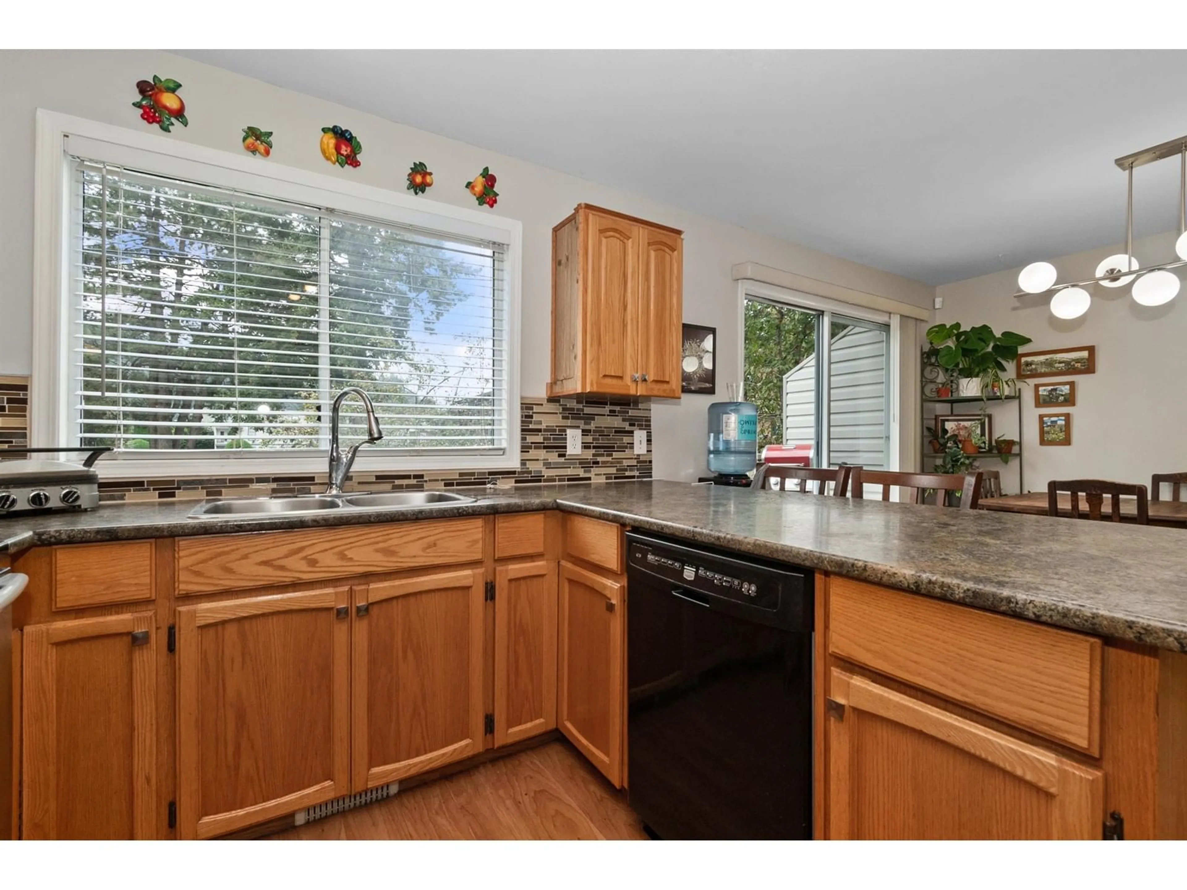 Standard kitchen, unknown for 24 - 5904 VEDDER ROAD, Chilliwack British Columbia V2R3E7