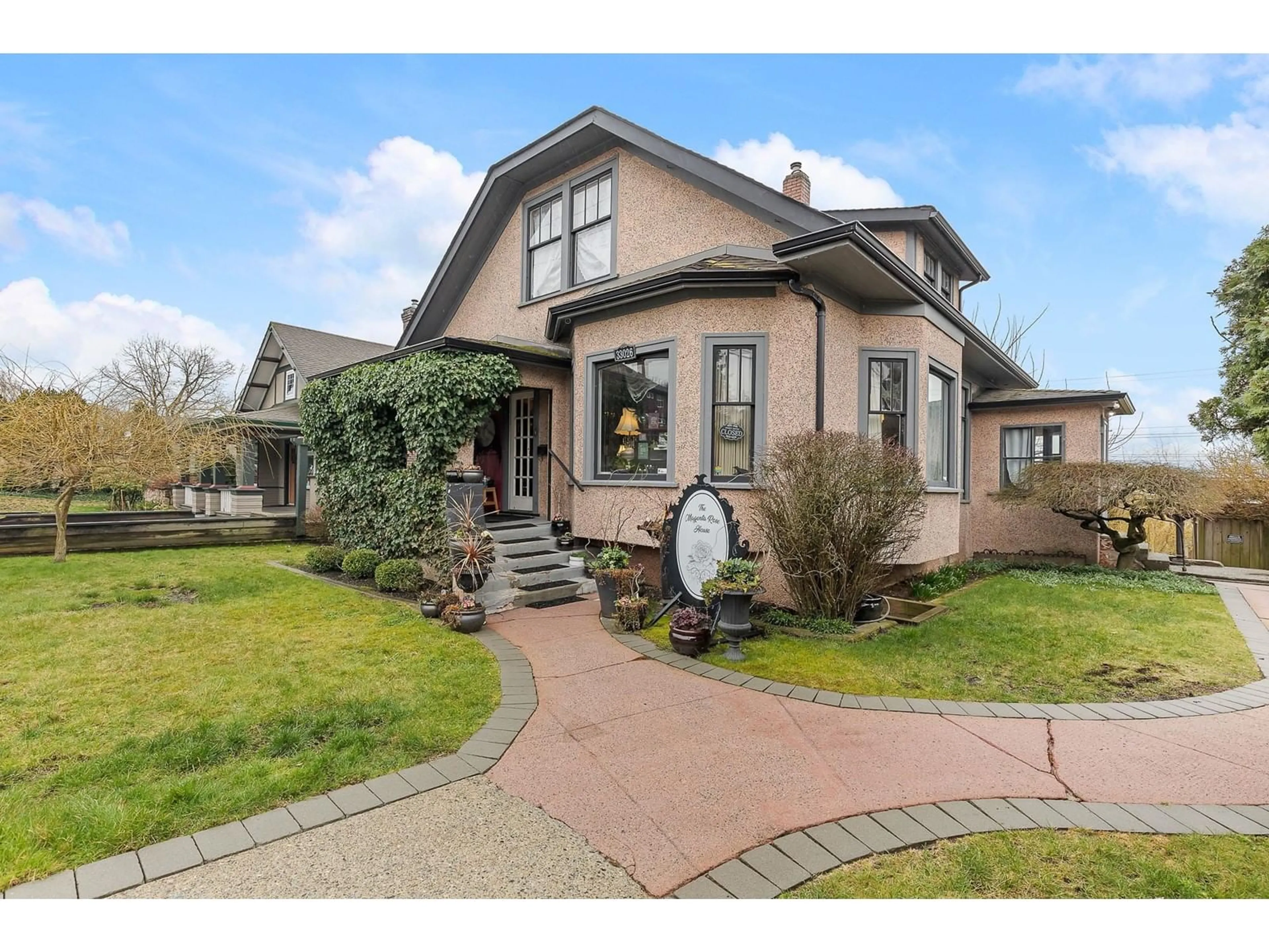 Home with brick exterior material, street for 33026 2ND, Mission British Columbia V2V1J8