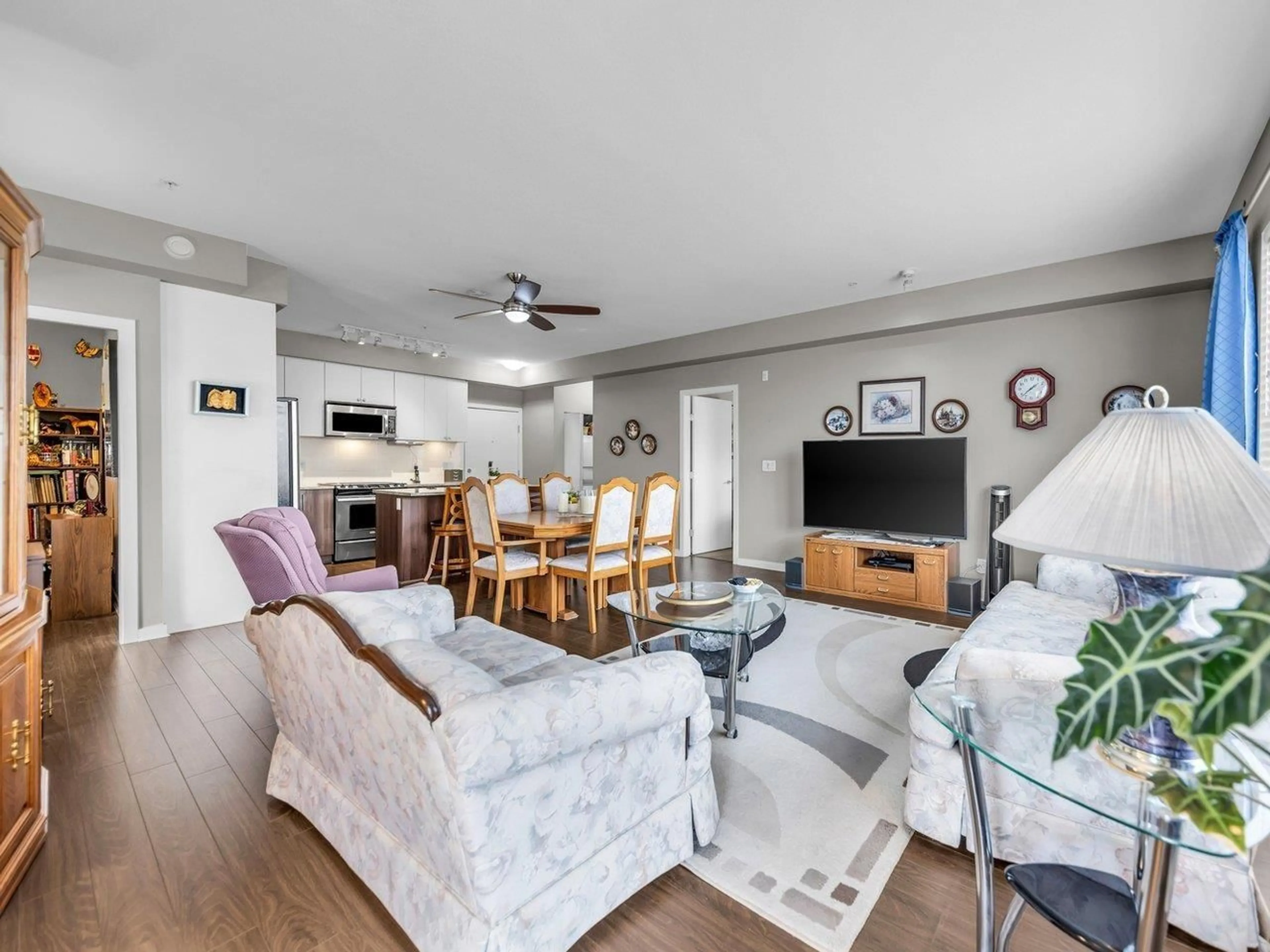 Living room with furniture, unknown for 208 - 6450 194, Surrey British Columbia V4N6J8