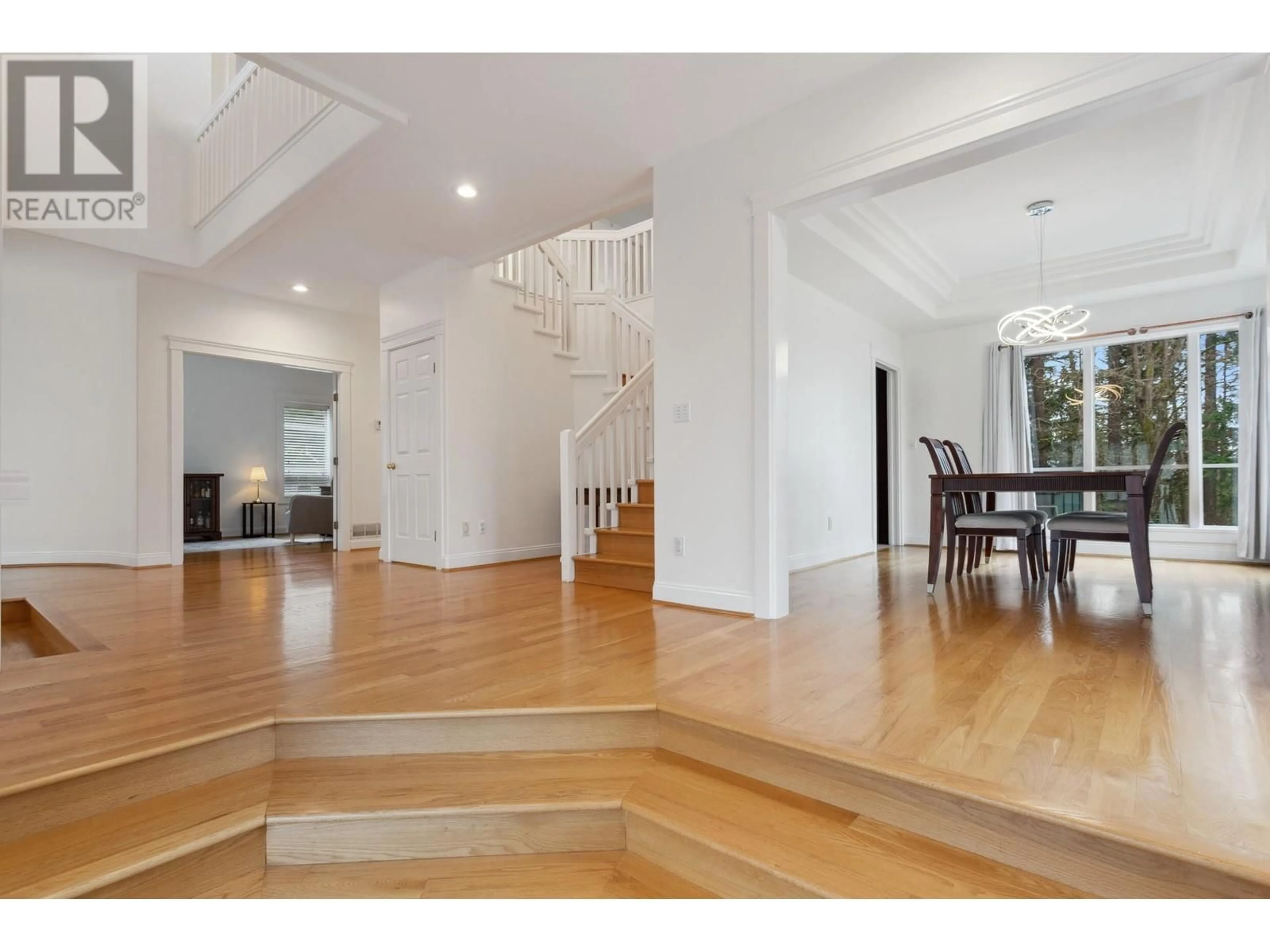 Indoor foyer for 2274 SORRENTO DRIVE, Coquitlam British Columbia V3K6P4