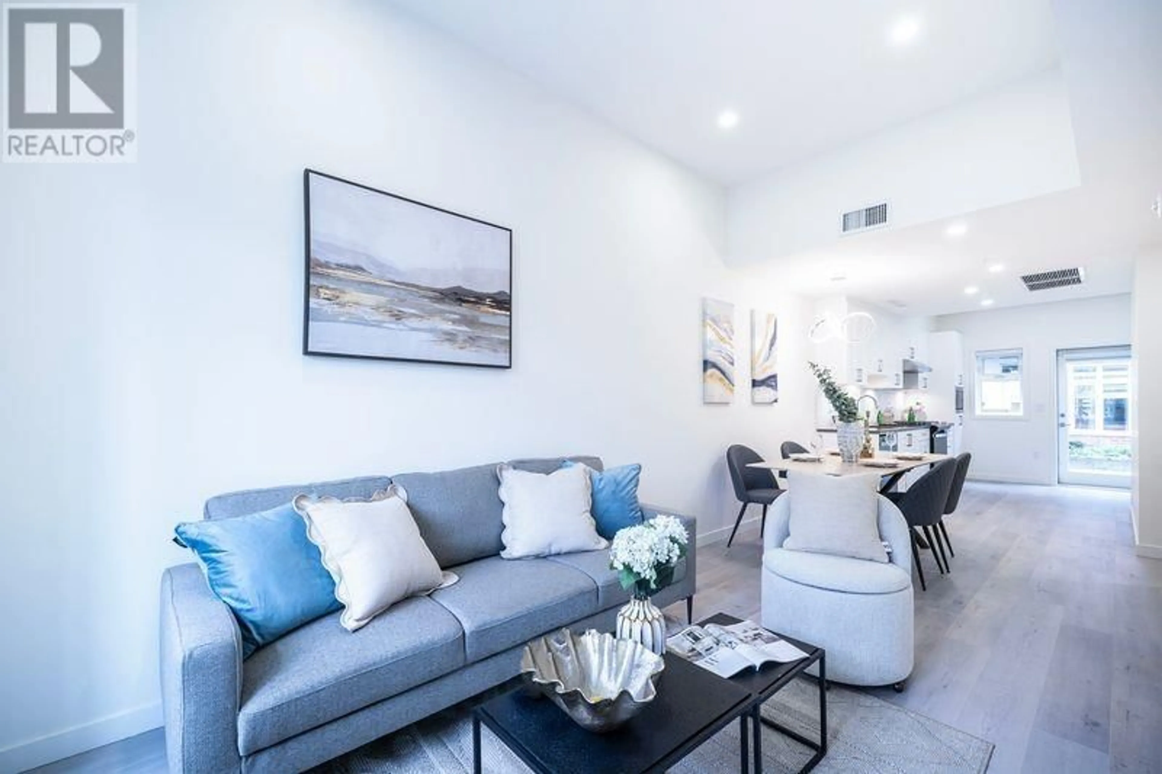 Living room with furniture, unknown for 5 - 6929 BALMORAL STREET, Burnaby British Columbia V5E0C7