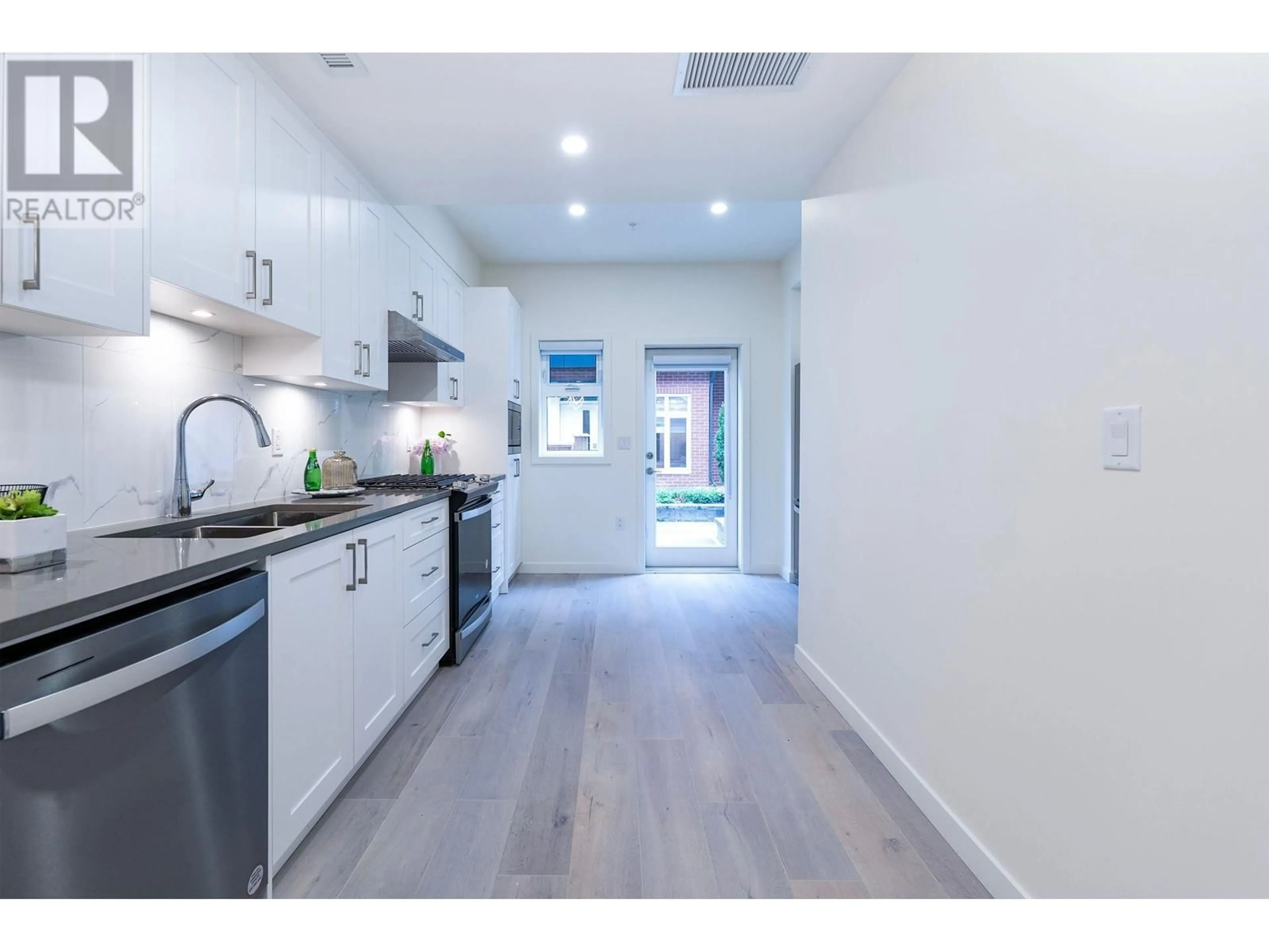 Open concept kitchen, unknown for 5 - 6929 BALMORAL STREET, Burnaby British Columbia V5E0C7