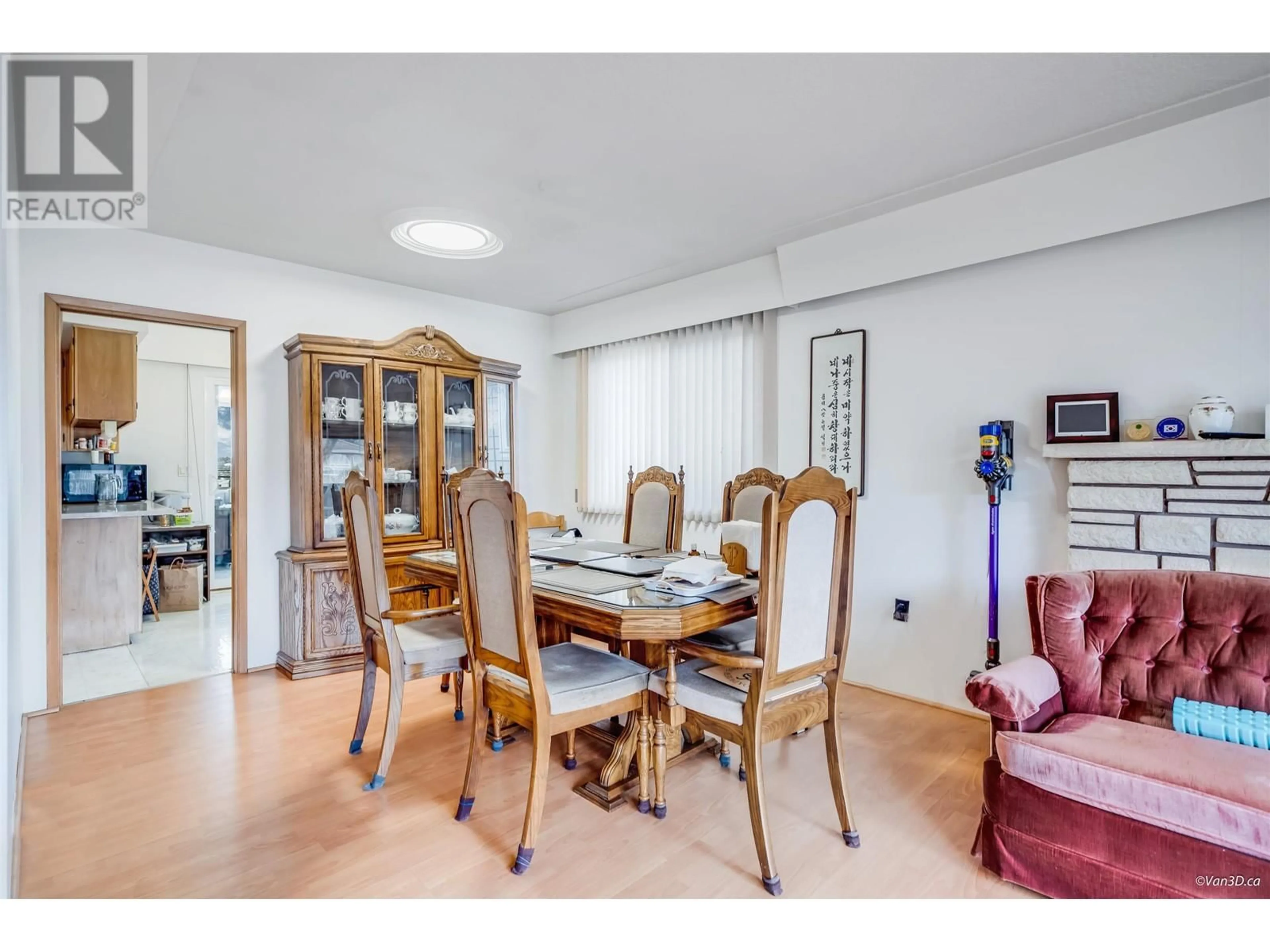 Dining room, unknown for 3786 GEORGIA STREET, Burnaby British Columbia V5C2S5