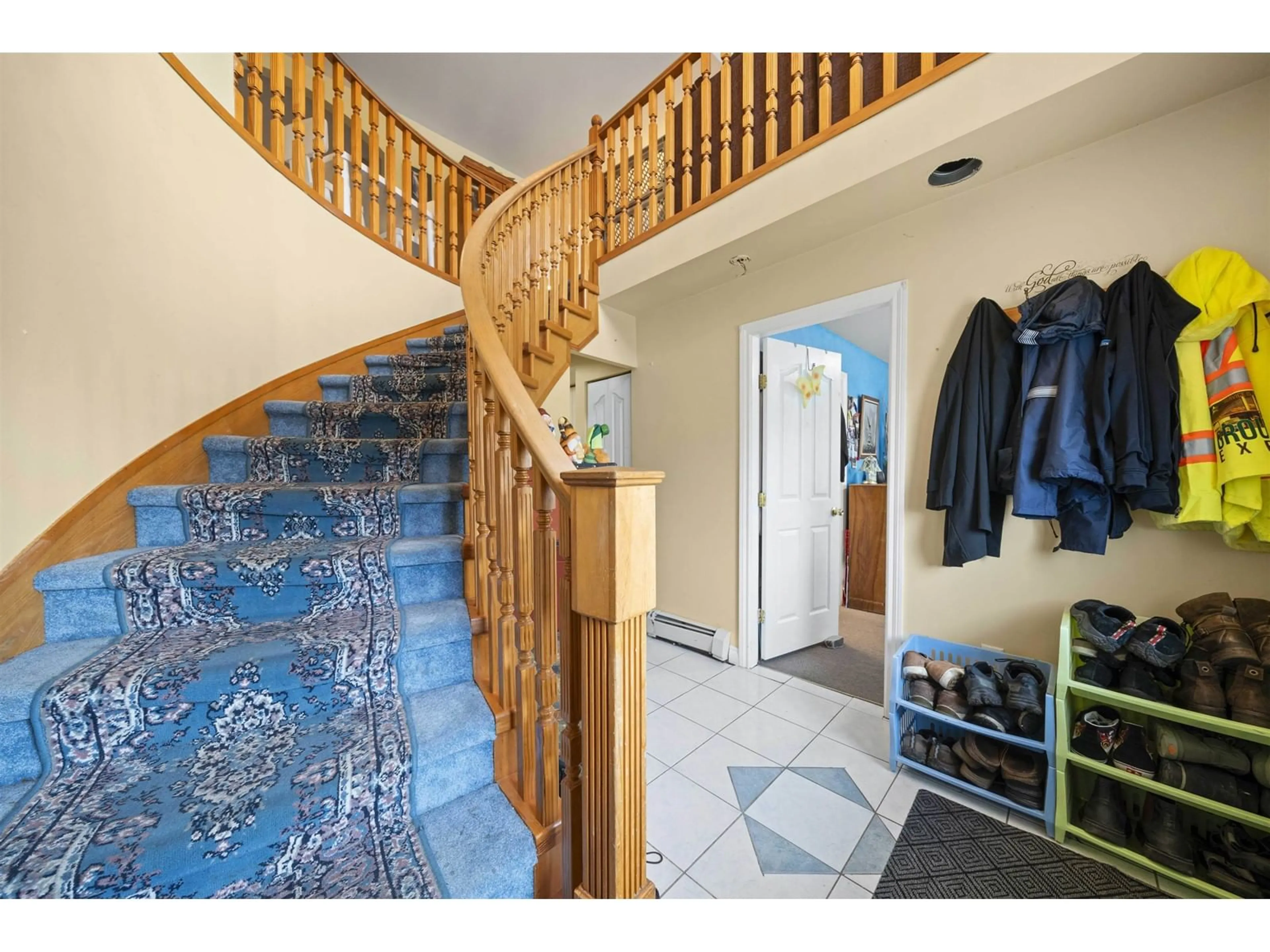 Indoor entryway for 31533 HOMESTEAD, Abbotsford British Columbia V2T6V6