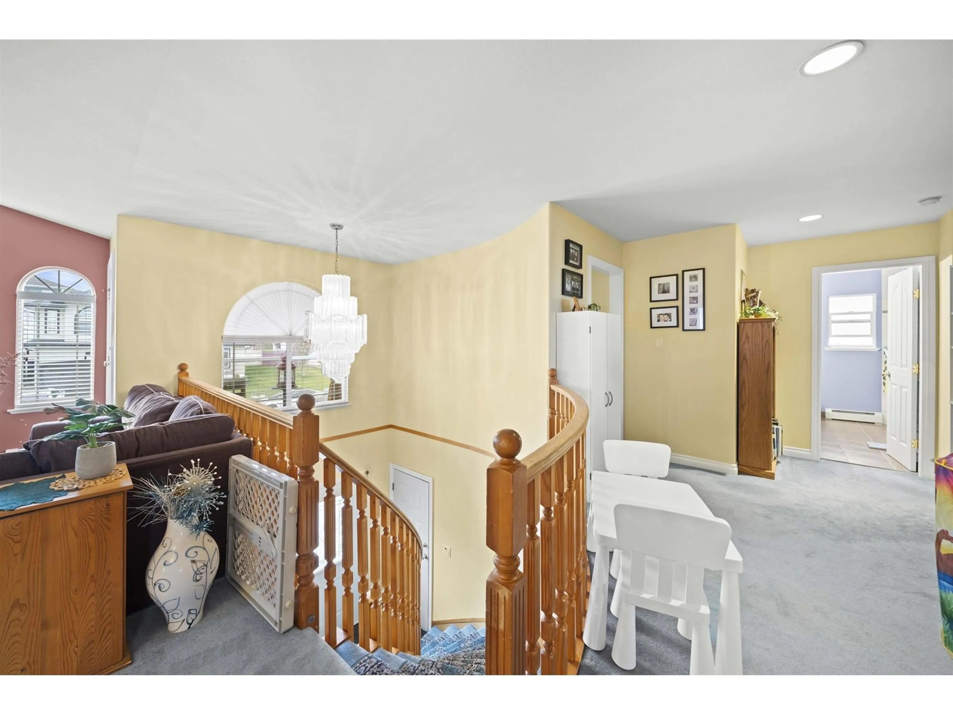Indoor foyer for 31533 HOMESTEAD, Abbotsford British Columbia V2T6V6