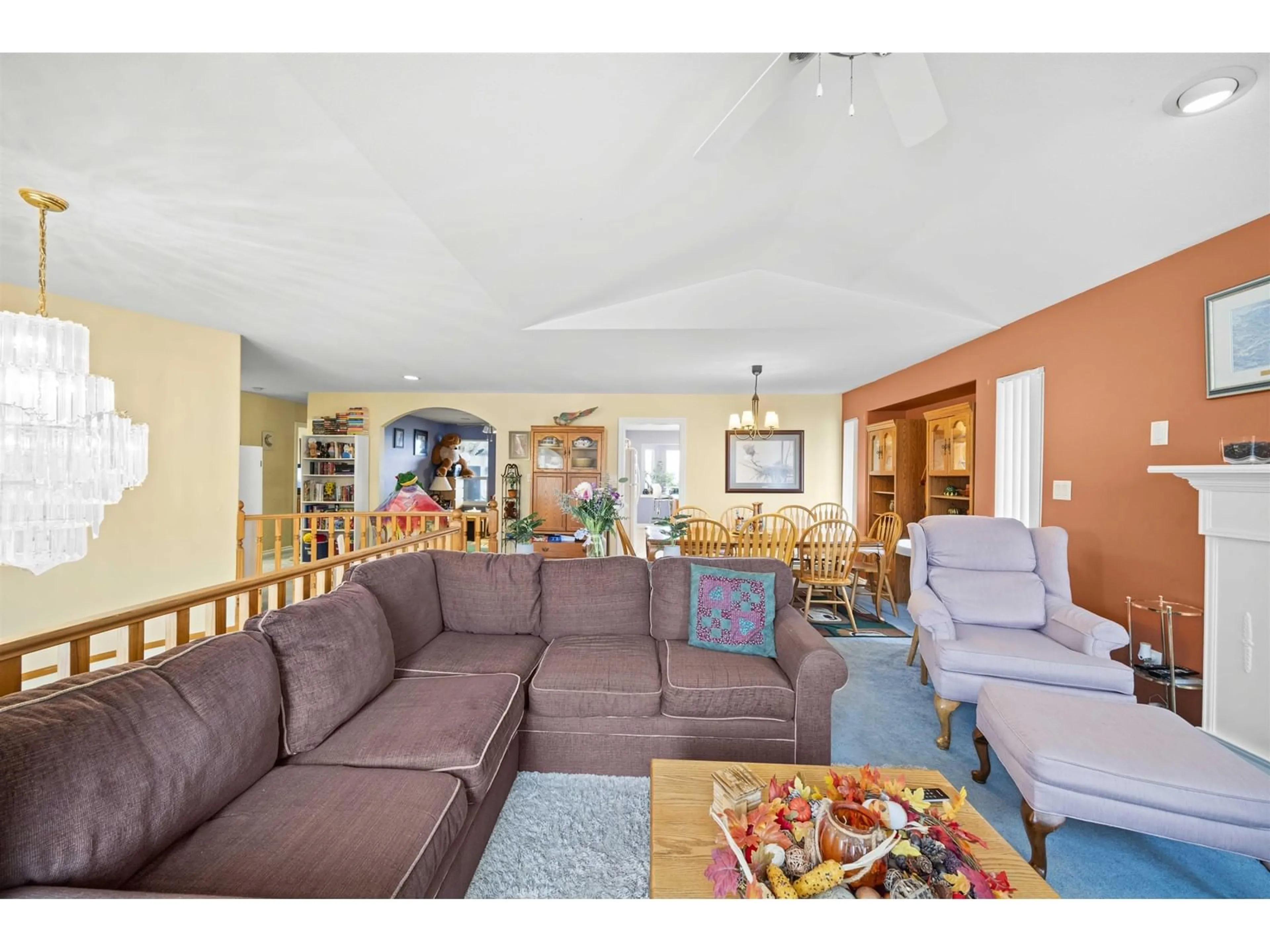 Living room with furniture, unknown for 31533 HOMESTEAD, Abbotsford British Columbia V2T6V6