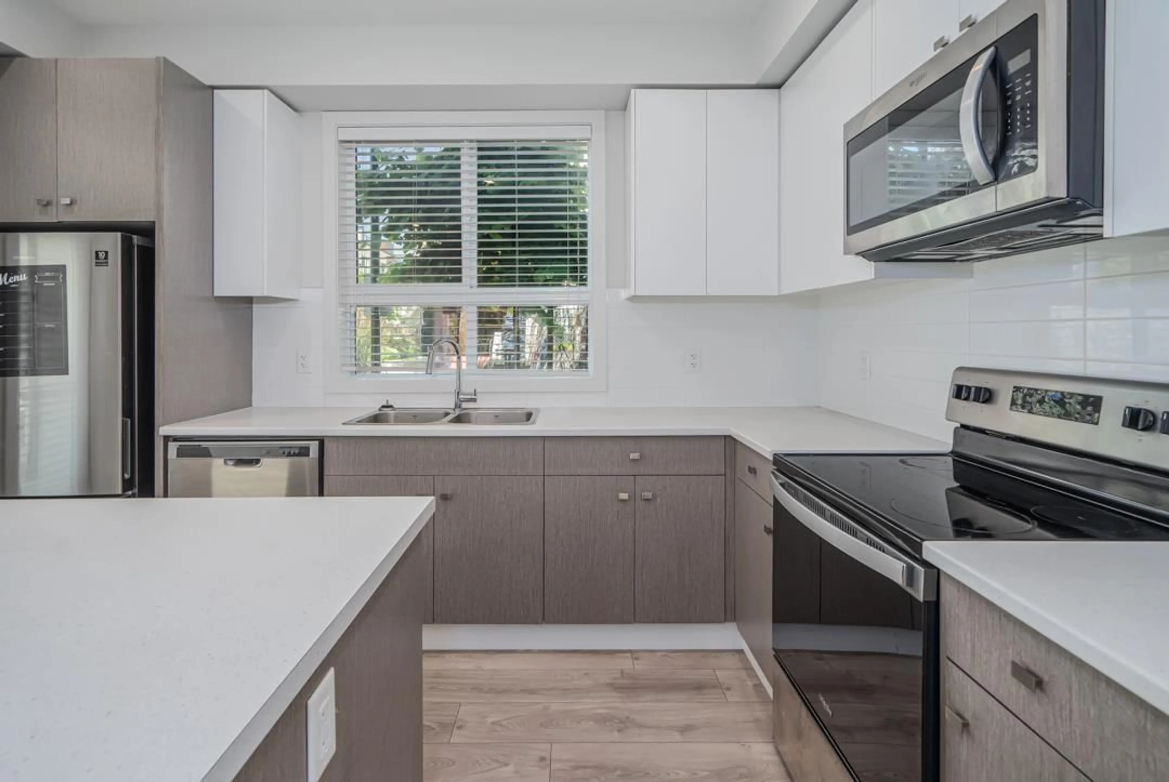 Open concept kitchen, unknown for 112 1516 MCCALLUM ROAD, Abbotsford British Columbia V2S0L9