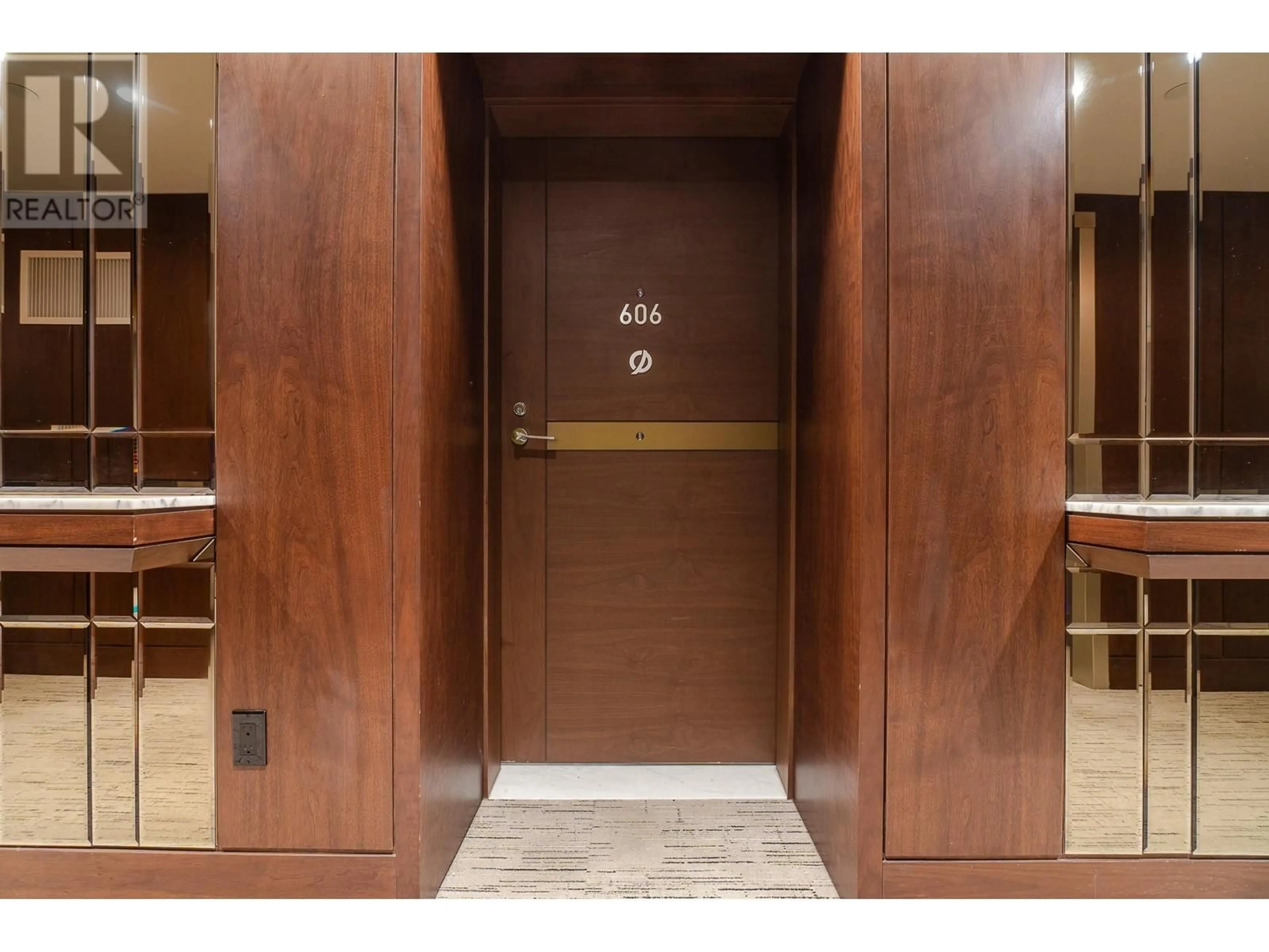 Indoor foyer for 606 - 8800 HAZELBRIDGE WAY, Richmond British Columbia V6X0S3