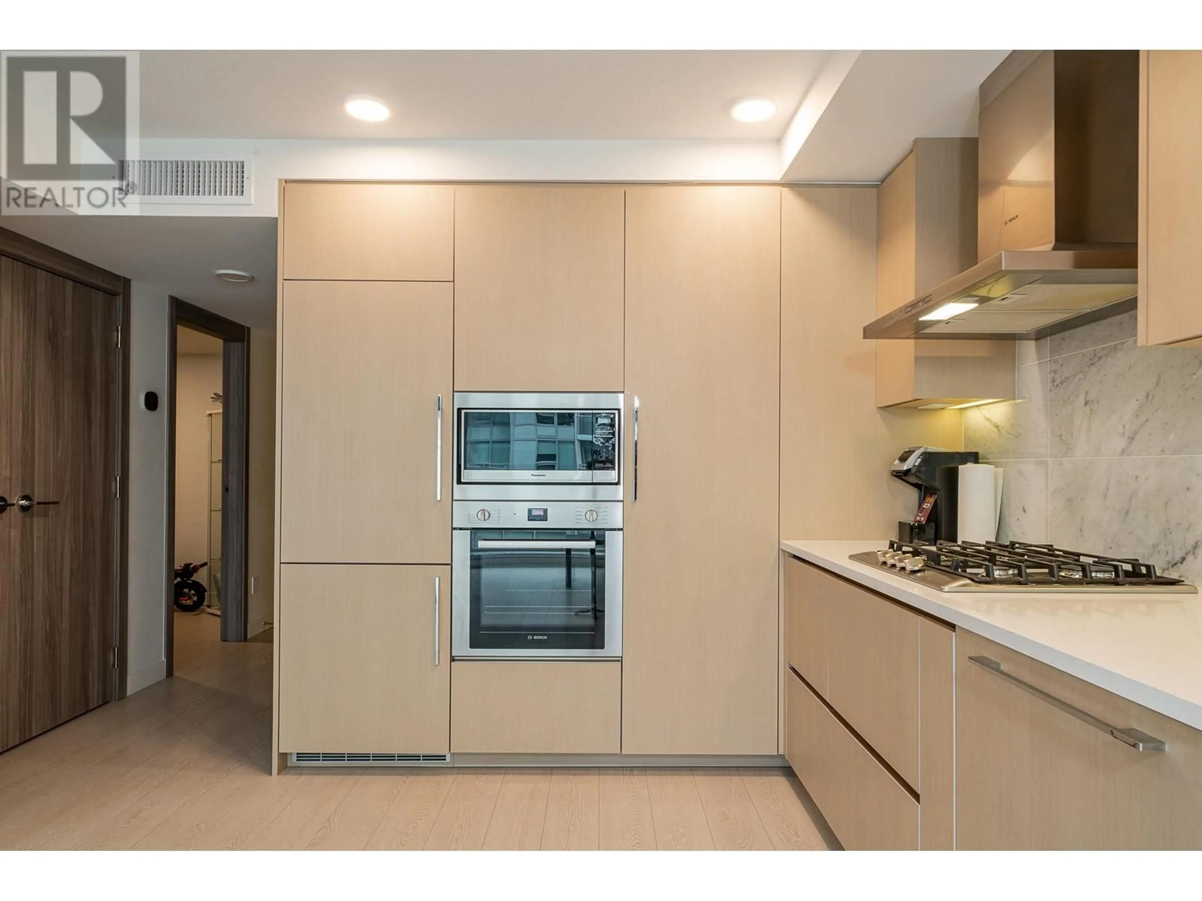 Standard kitchen, unknown for 606 - 8800 HAZELBRIDGE WAY, Richmond British Columbia V6X0S3