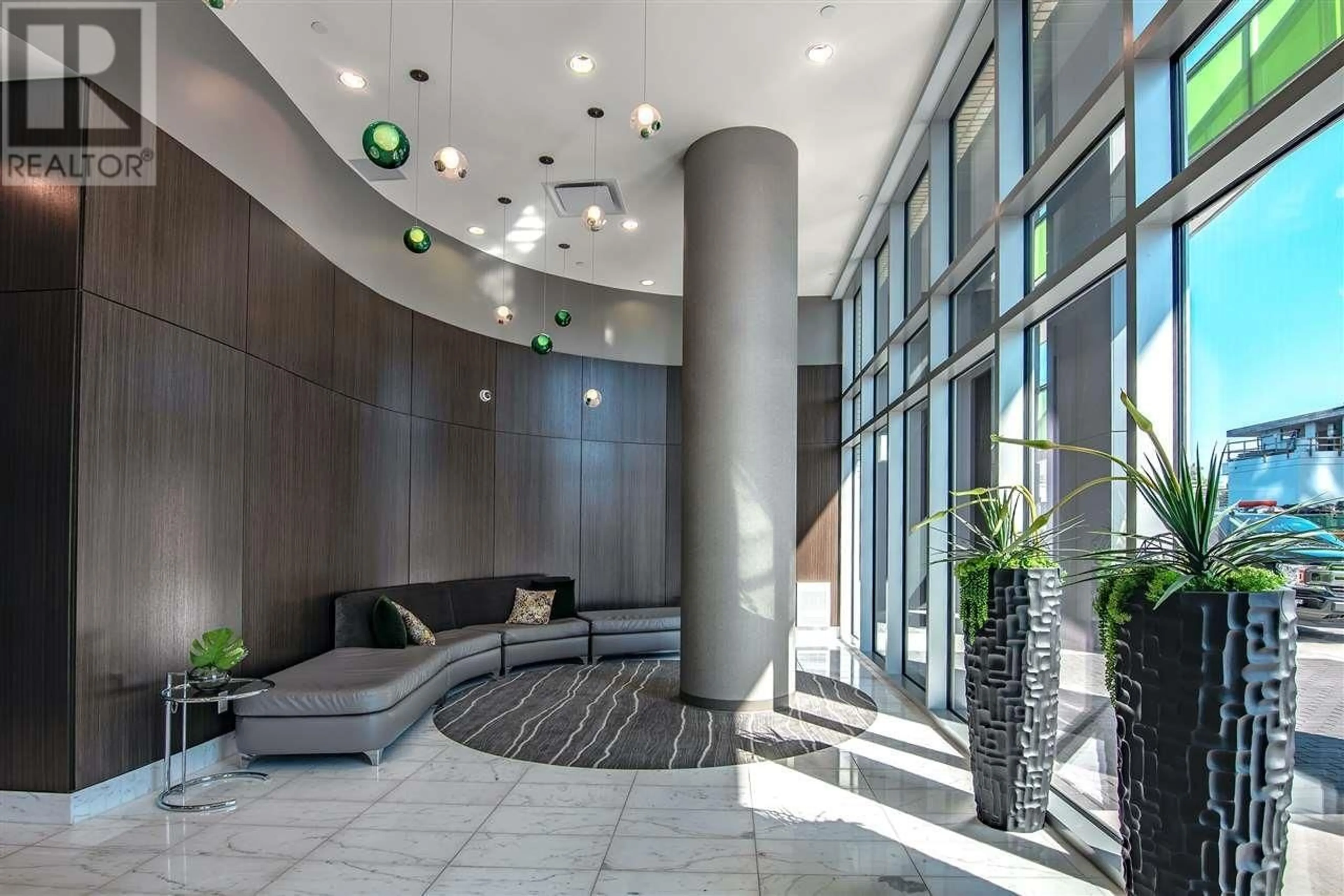 Indoor foyer for 801 - 6638 DUNBLANE AVENUE, Burnaby British Columbia V5H0G8