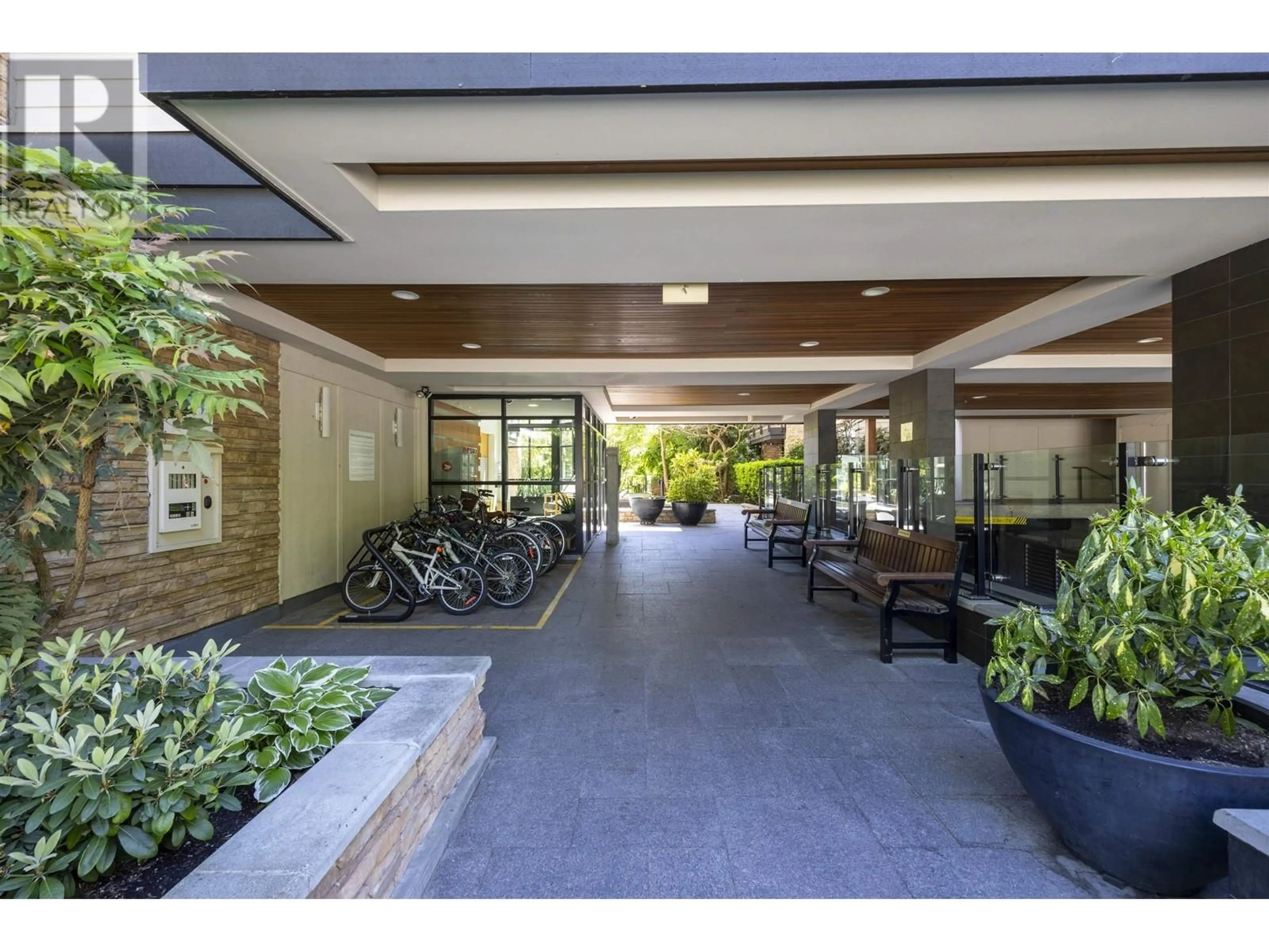 Indoor foyer for 321 - 5928 BIRNEY AVENUE, Vancouver British Columbia V6S0B5