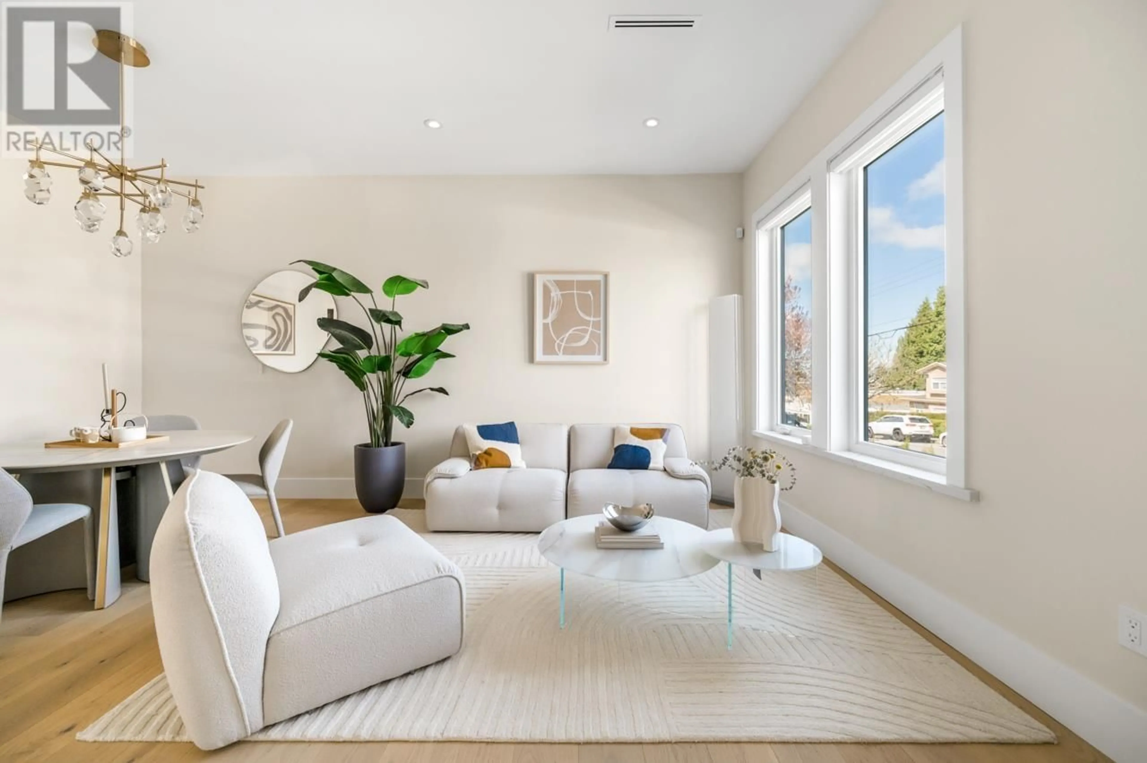 Living room with furniture, unknown for 6538 IMPERIAL STREET, Burnaby British Columbia V5E1M8