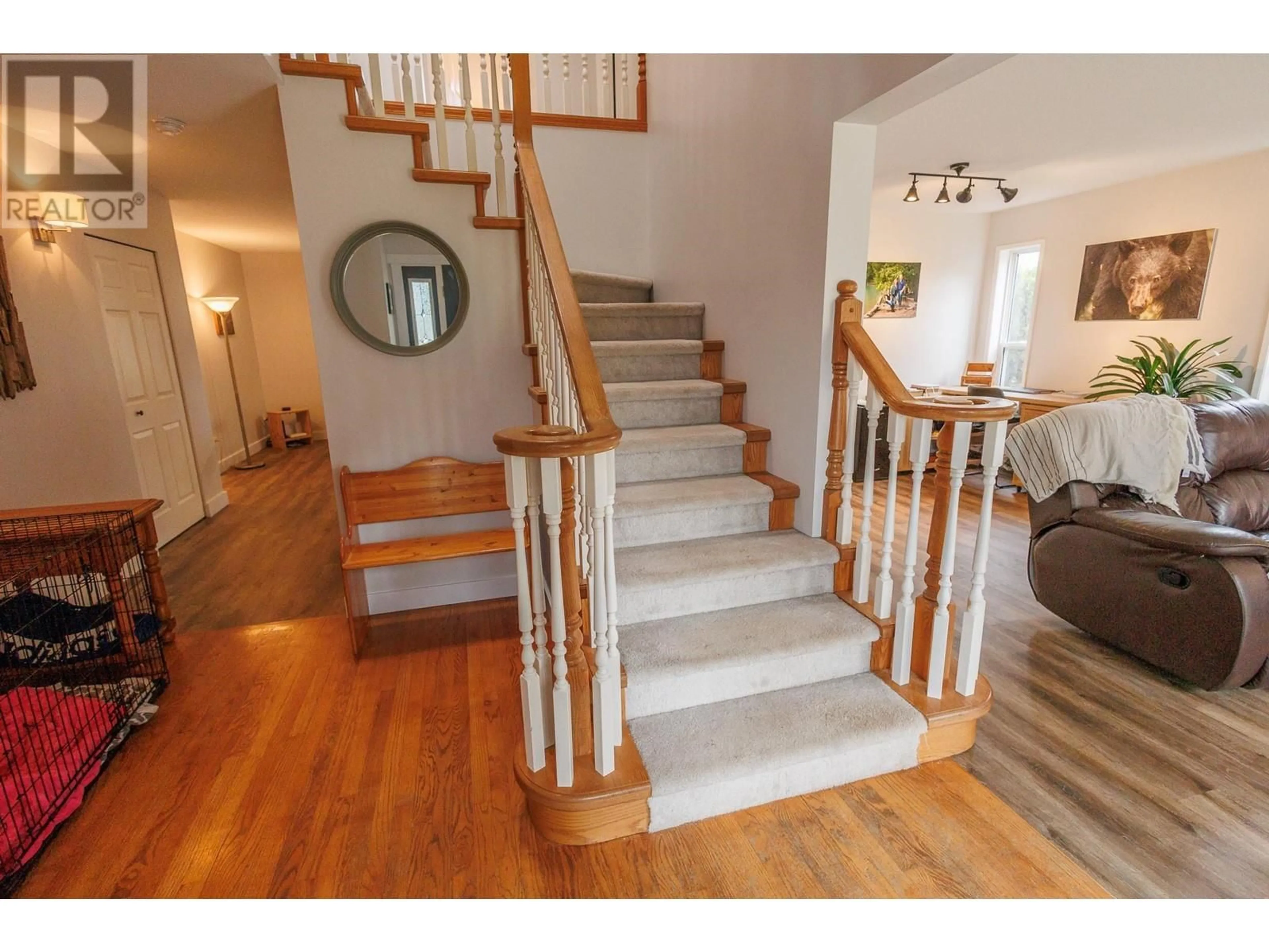 Indoor foyer for 4936 COOPER DRIVE, Terrace British Columbia V8G5H1