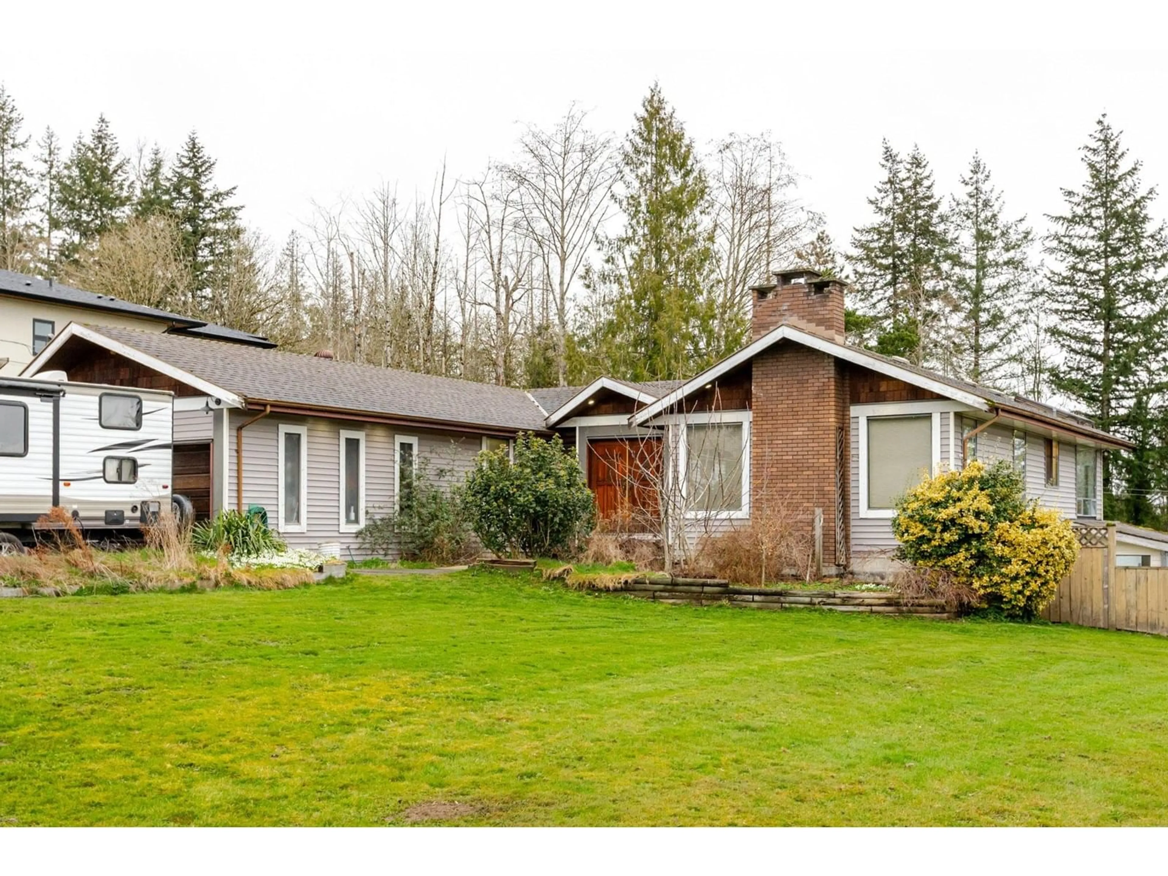 Home with vinyl exterior material, unknown for 7262 209A, Langley British Columbia V2Y2E4