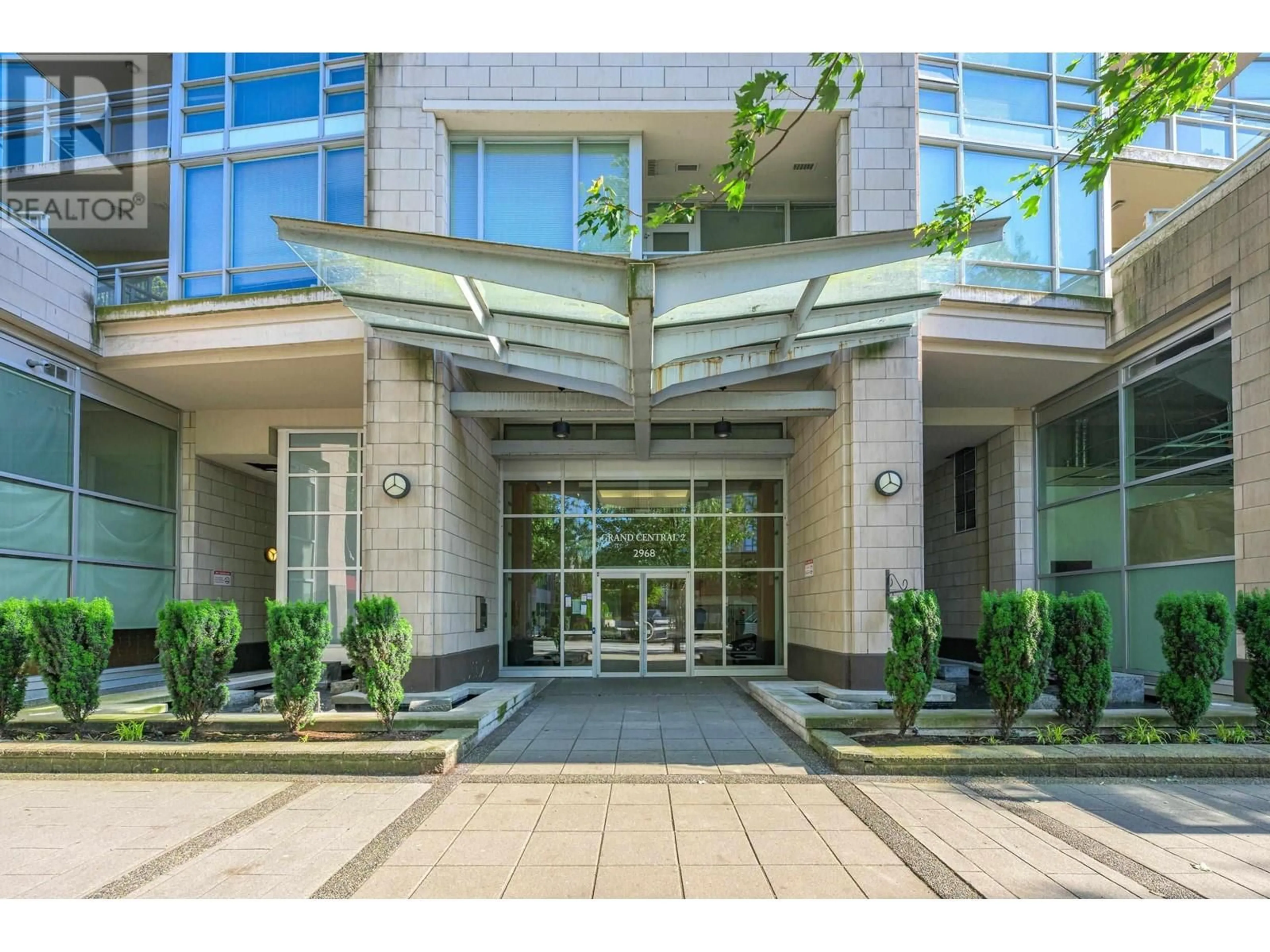 Indoor foyer for 503 - 2968 GLEN DRIVE, Coquitlam British Columbia V3B0C4