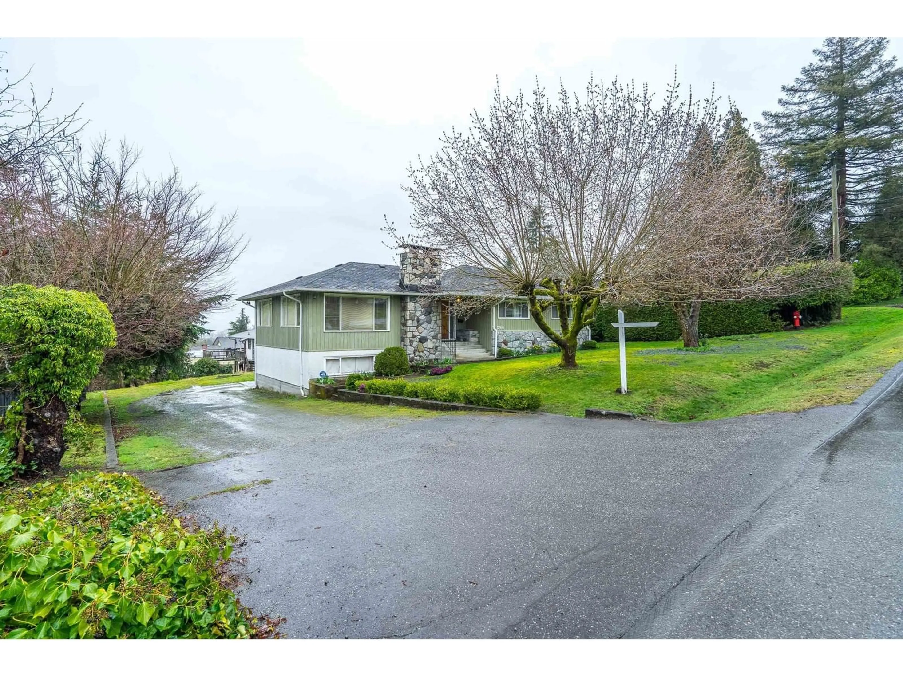 A pic from outside/outdoor area/front of a property/back of a property/a pic from drone, street for 12995 110, Surrey British Columbia V3T2P4
