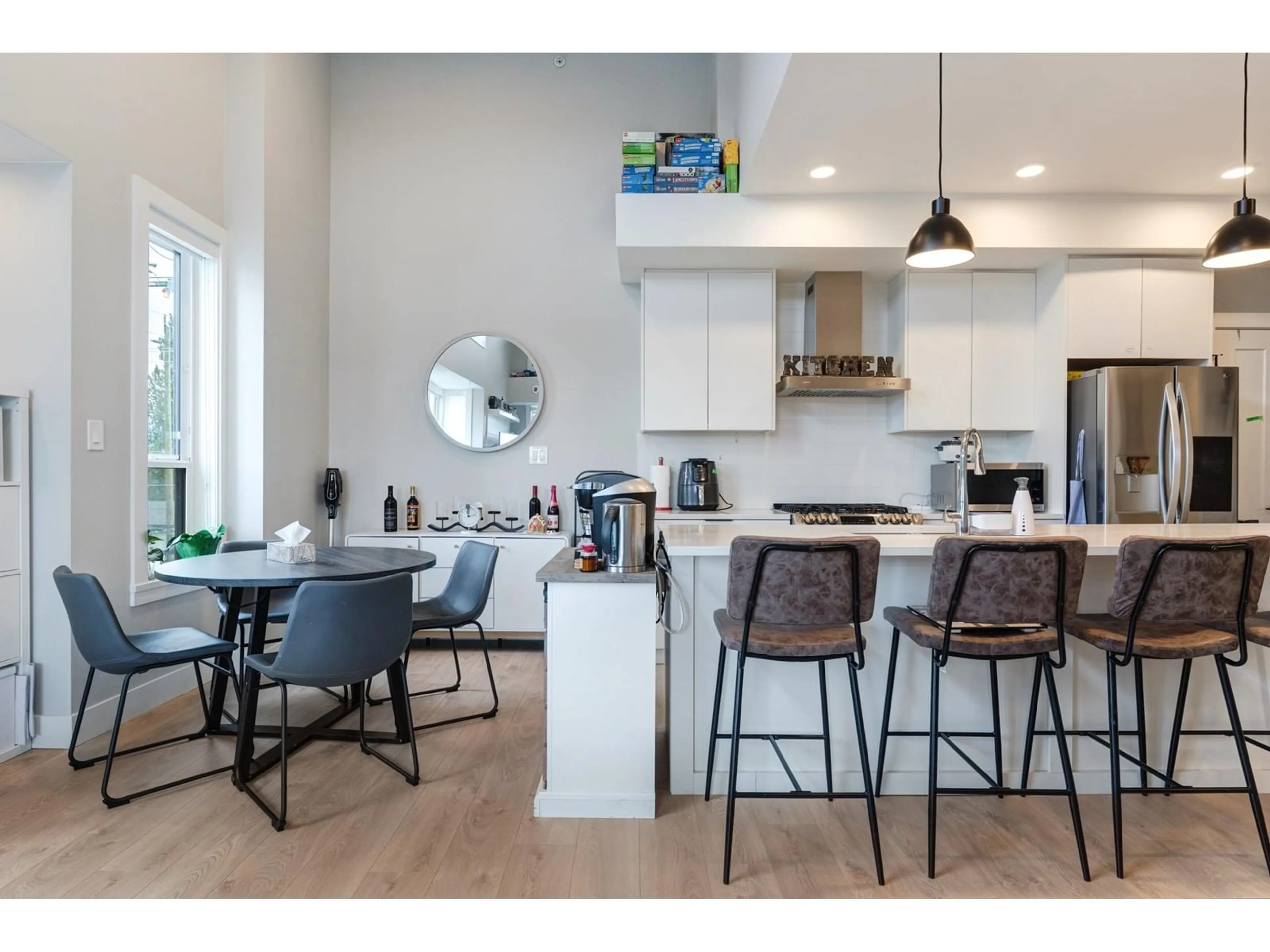 Open concept kitchen, unknown for 312 - 14818 60, Surrey British Columbia V3S0B5