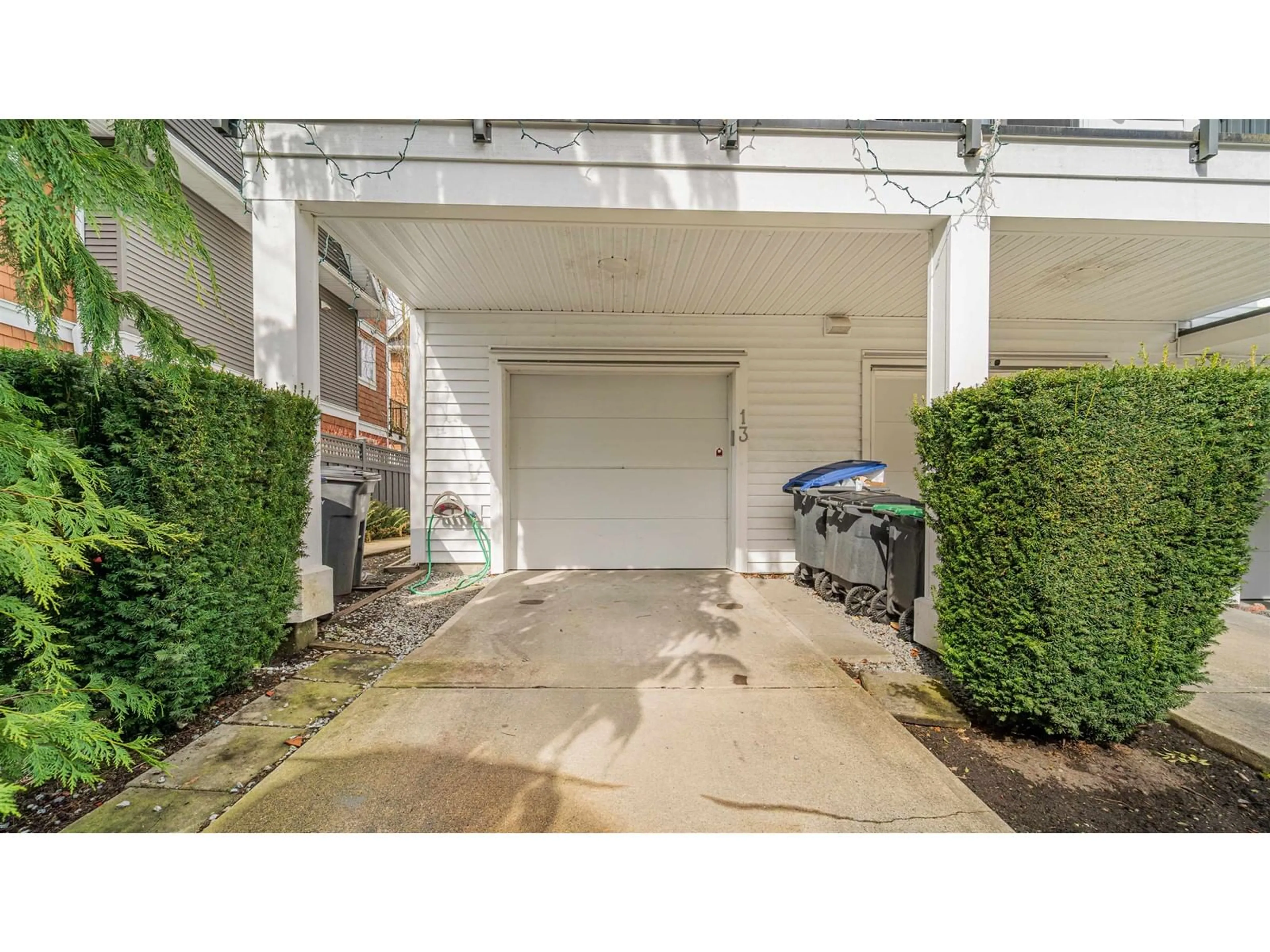 Indoor garage for 13 - 14955 60, Surrey British Columbia V3S1R8