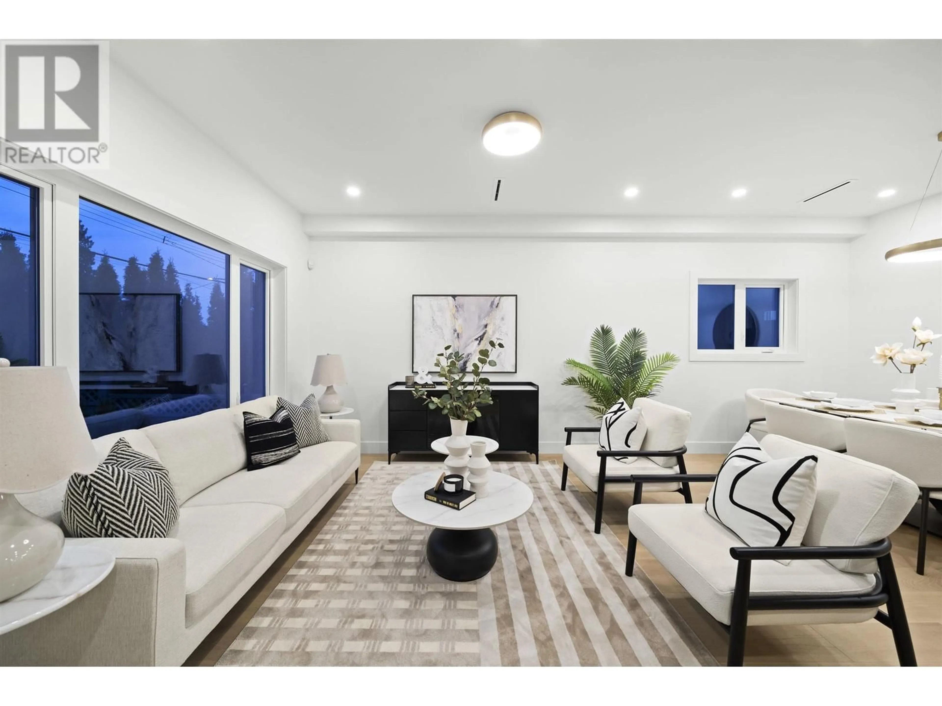 Living room with furniture, unknown for 5626 CHAFFEY AVENUE, Burnaby British Columbia V5H2S3