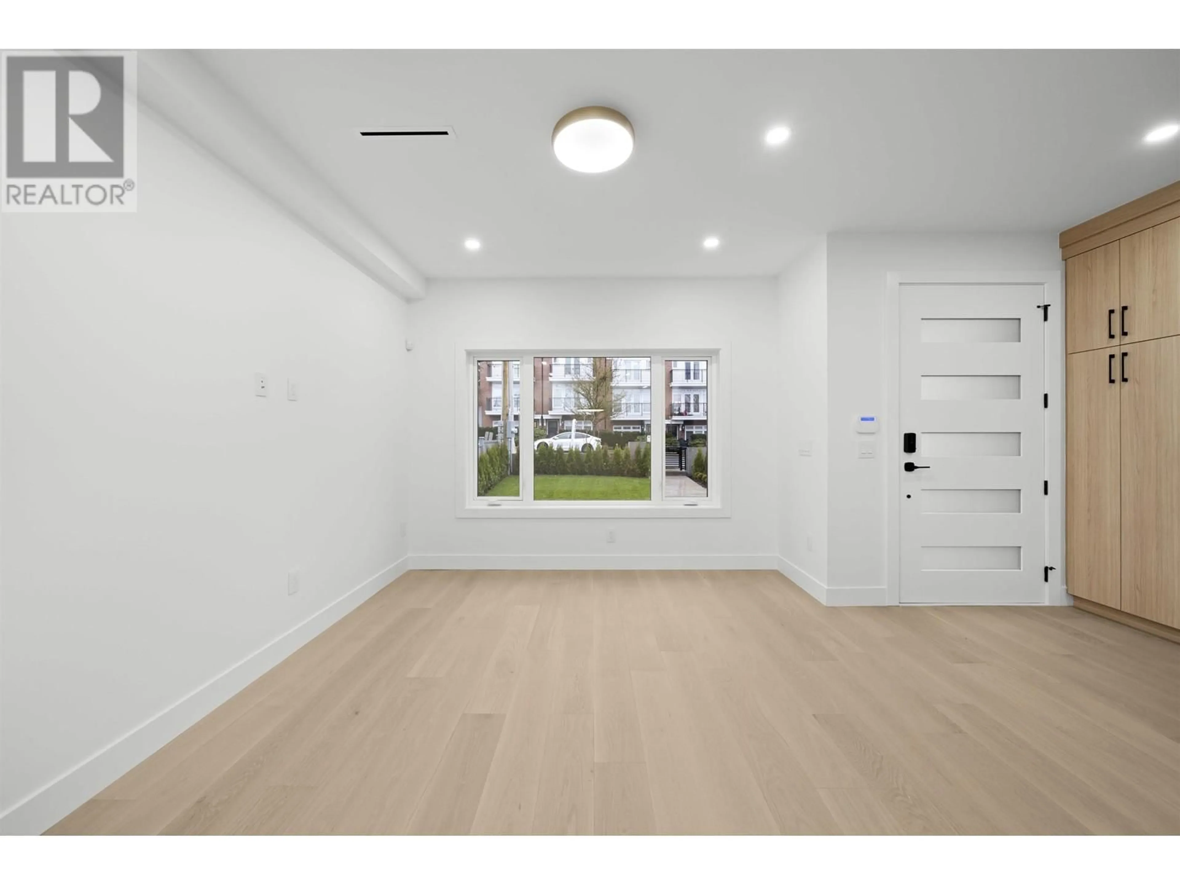 Unknown for 5628 CHAFFEY AVENUE, Burnaby British Columbia V5H2S3