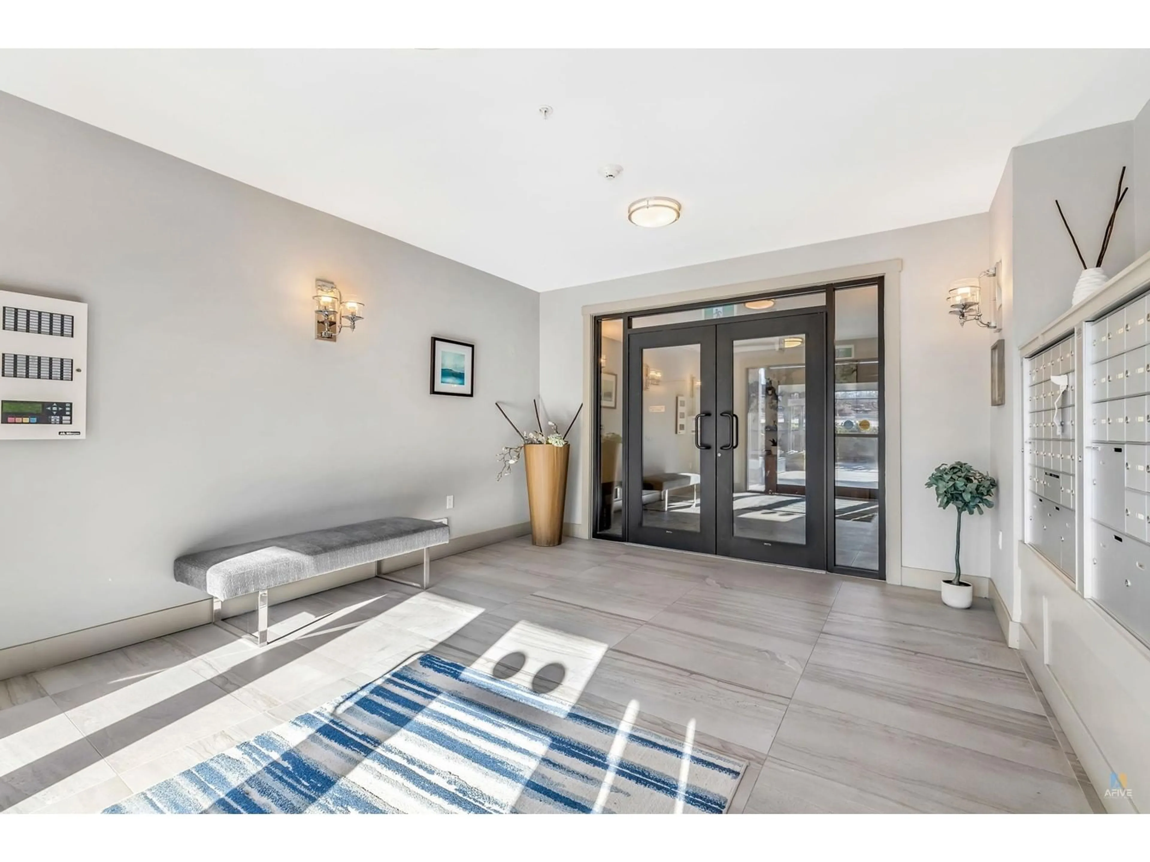 Indoor foyer for 509 - 9983 BARNSTON EAST, Surrey British Columbia V4N6T3