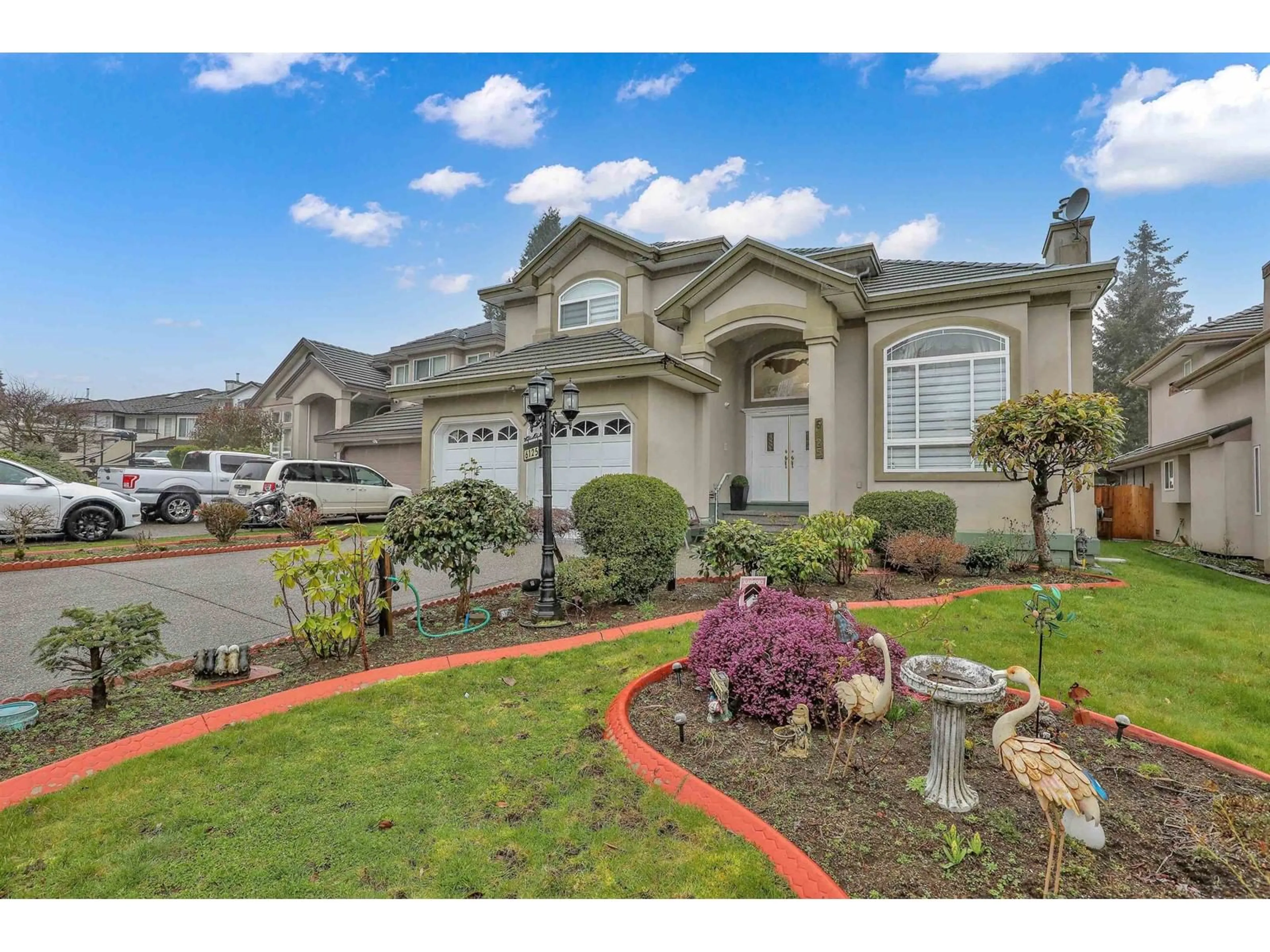 Home with vinyl exterior material, street for 6125 132A, Surrey British Columbia V3X3J6