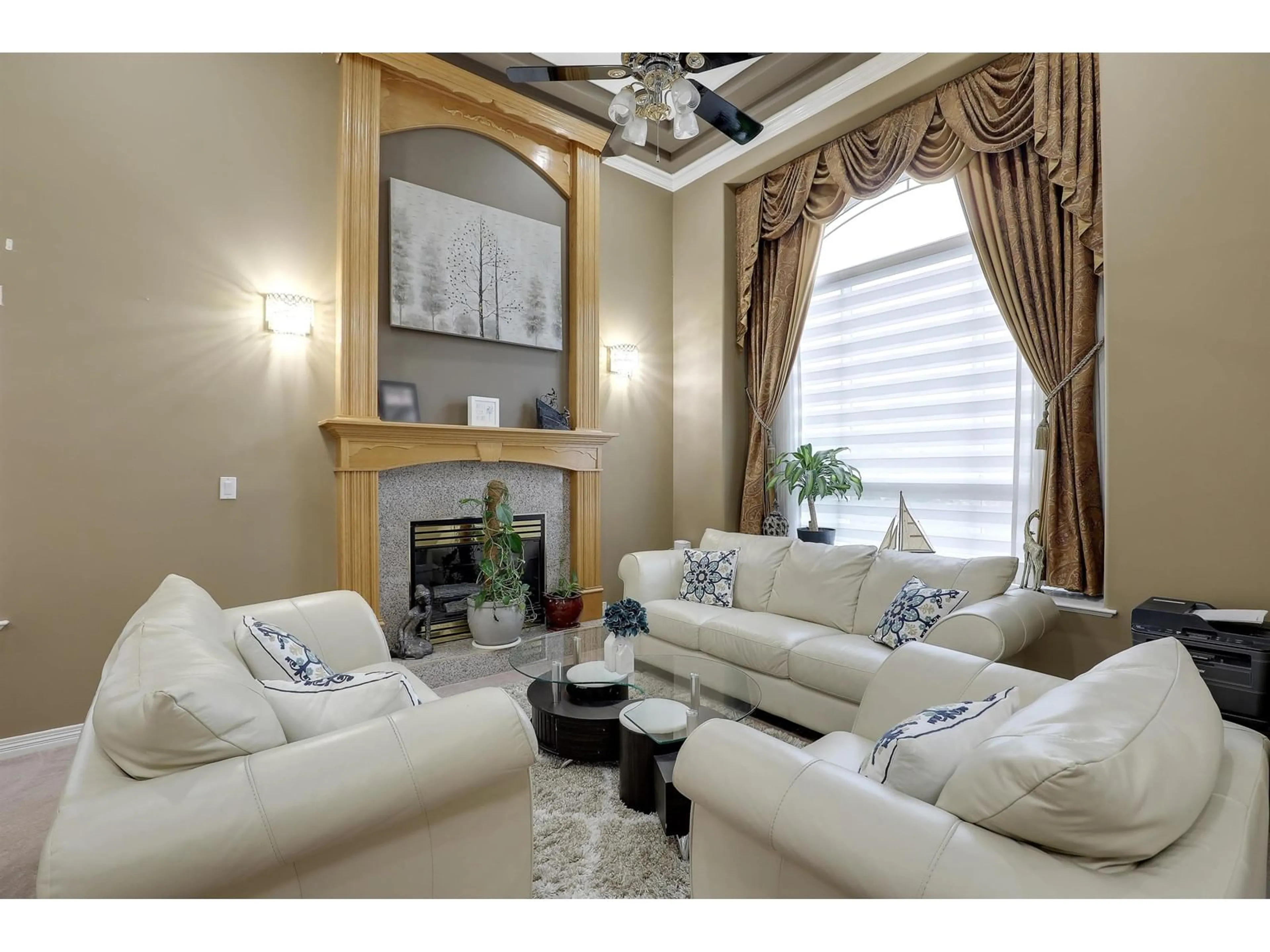 Living room with furniture, unknown for 6125 132A, Surrey British Columbia V3X3J6