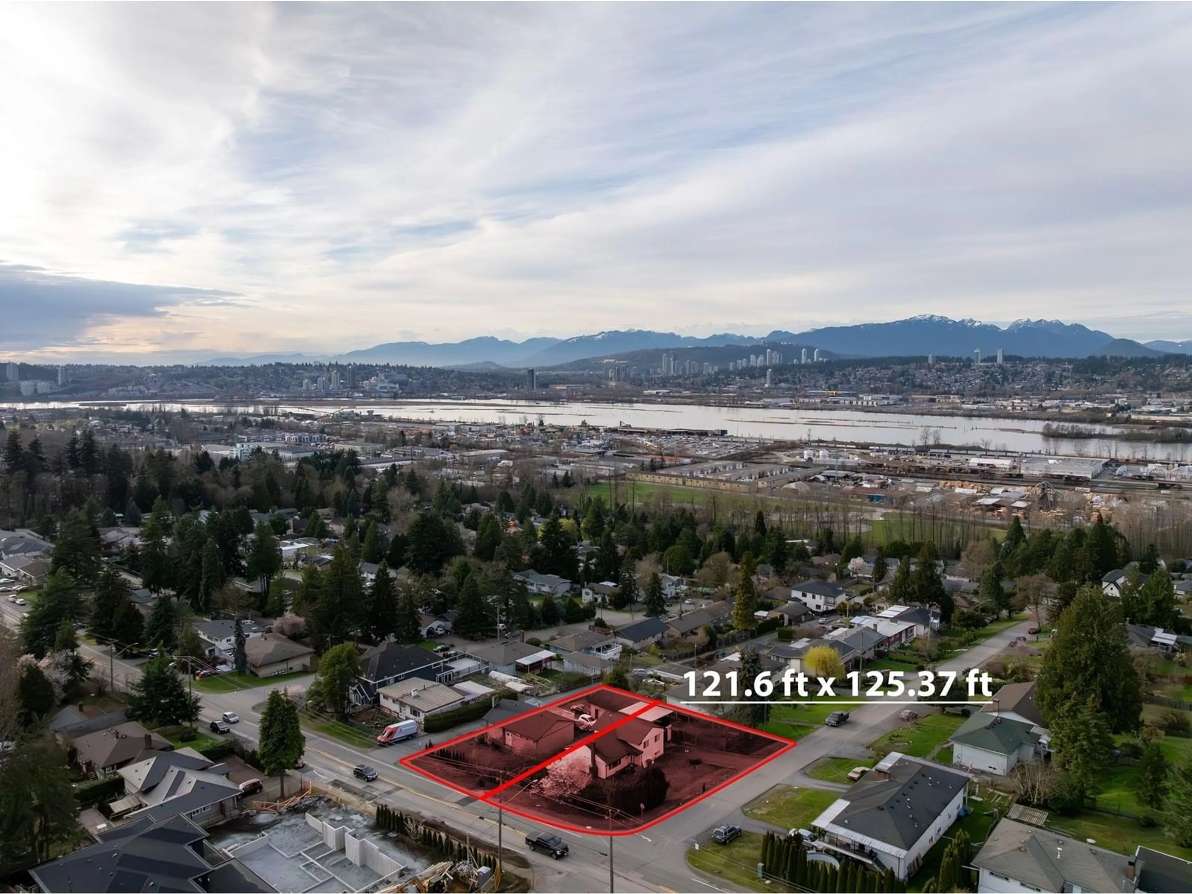 A pic from outside/outdoor area/front of a property/back of a property/a pic from drone, mountain view for 11219 135A, Surrey British Columbia V3R3A8
