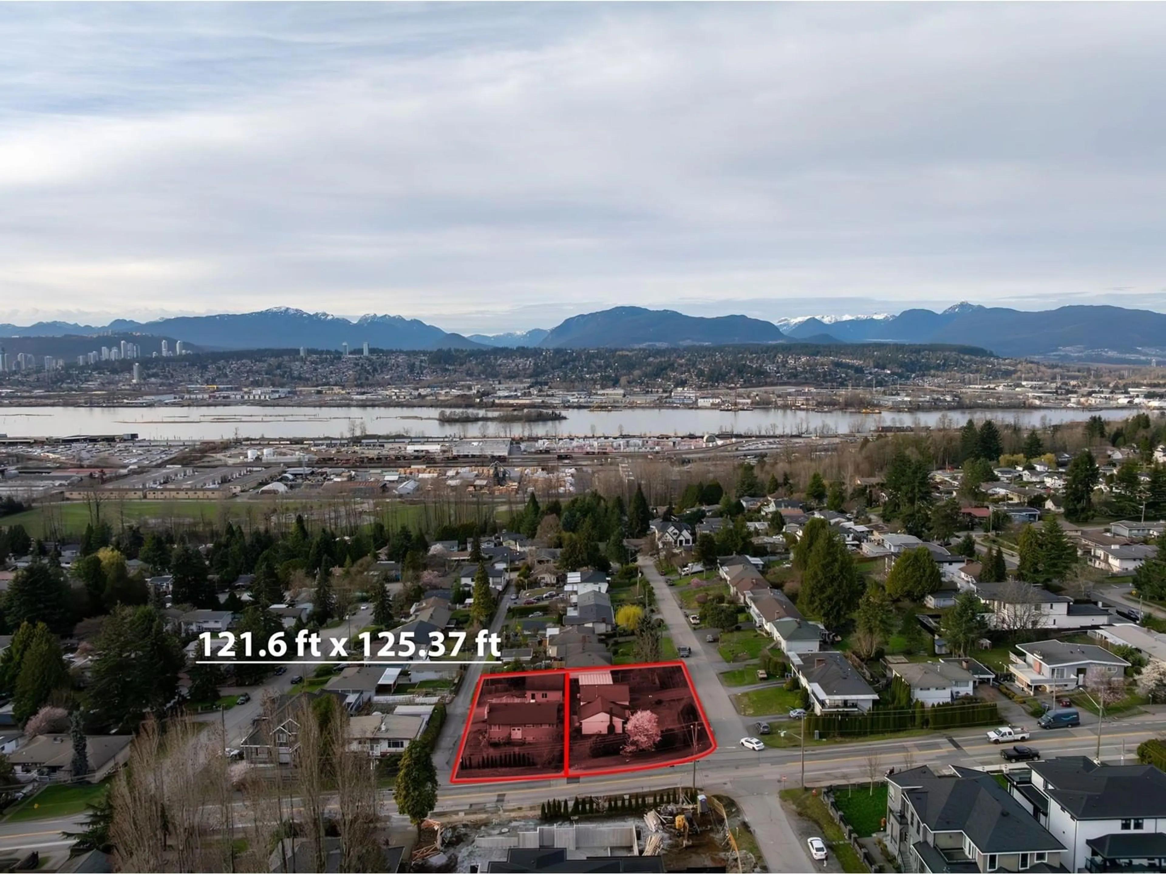 A pic from outside/outdoor area/front of a property/back of a property/a pic from drone, mountain view for 11219 135A, Surrey British Columbia V3R3A8