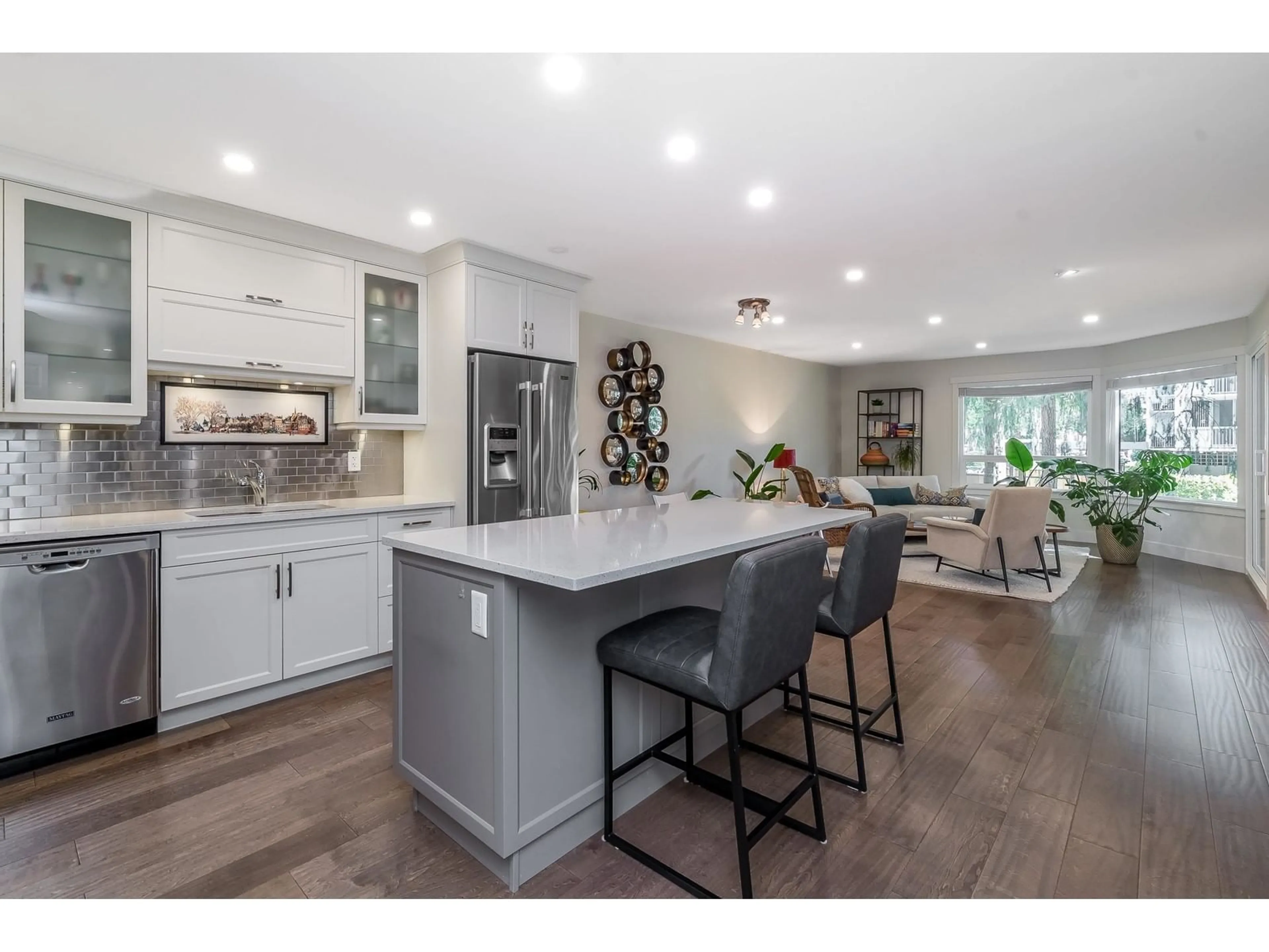 Open concept kitchen, unknown for 614 - 1350 VIDAL, White Rock British Columbia V4B5G6