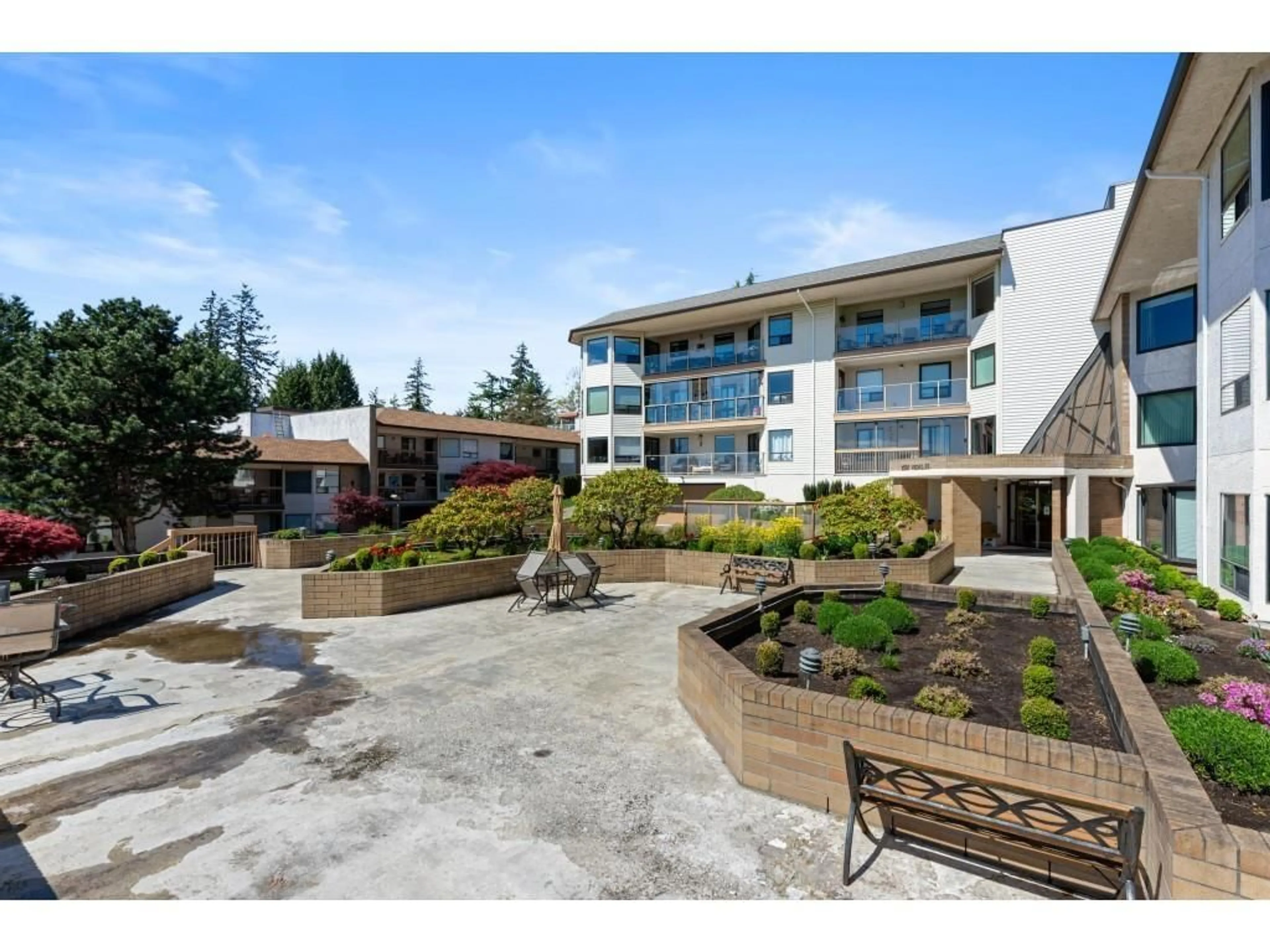 Patio, unknown for 614 - 1350 VIDAL, White Rock British Columbia V4B5G6