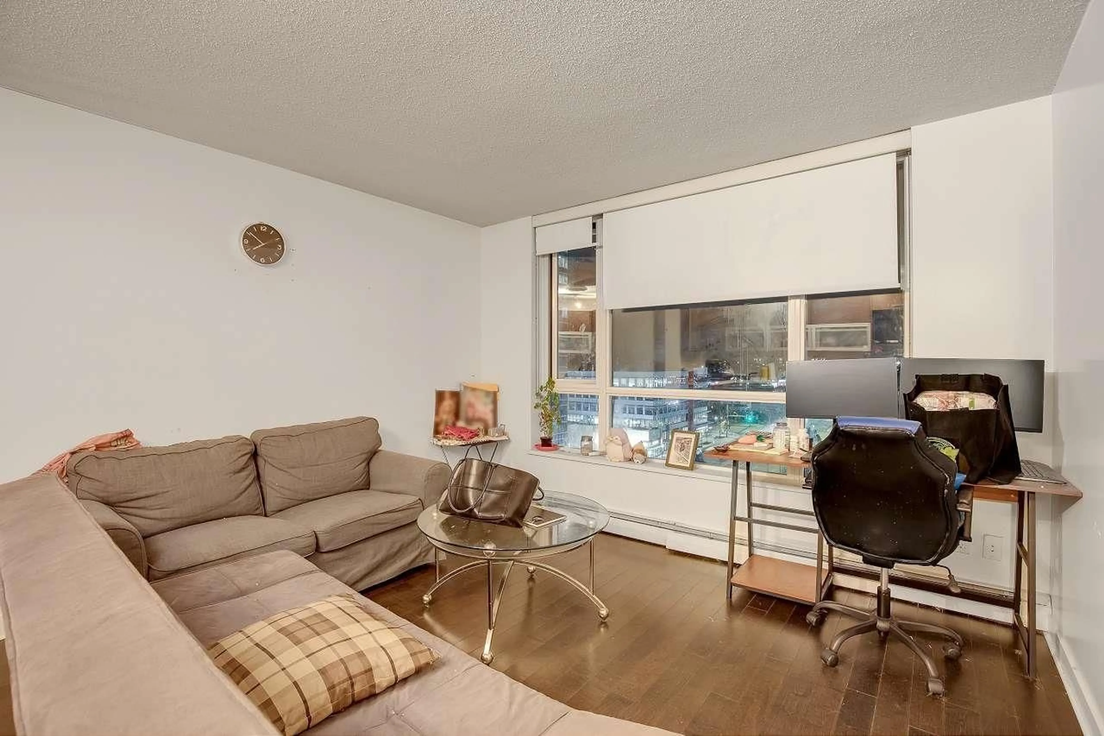 Living room with furniture, unknown for 1011 - 10777 UNIVERSITY, Surrey British Columbia V3T0E6