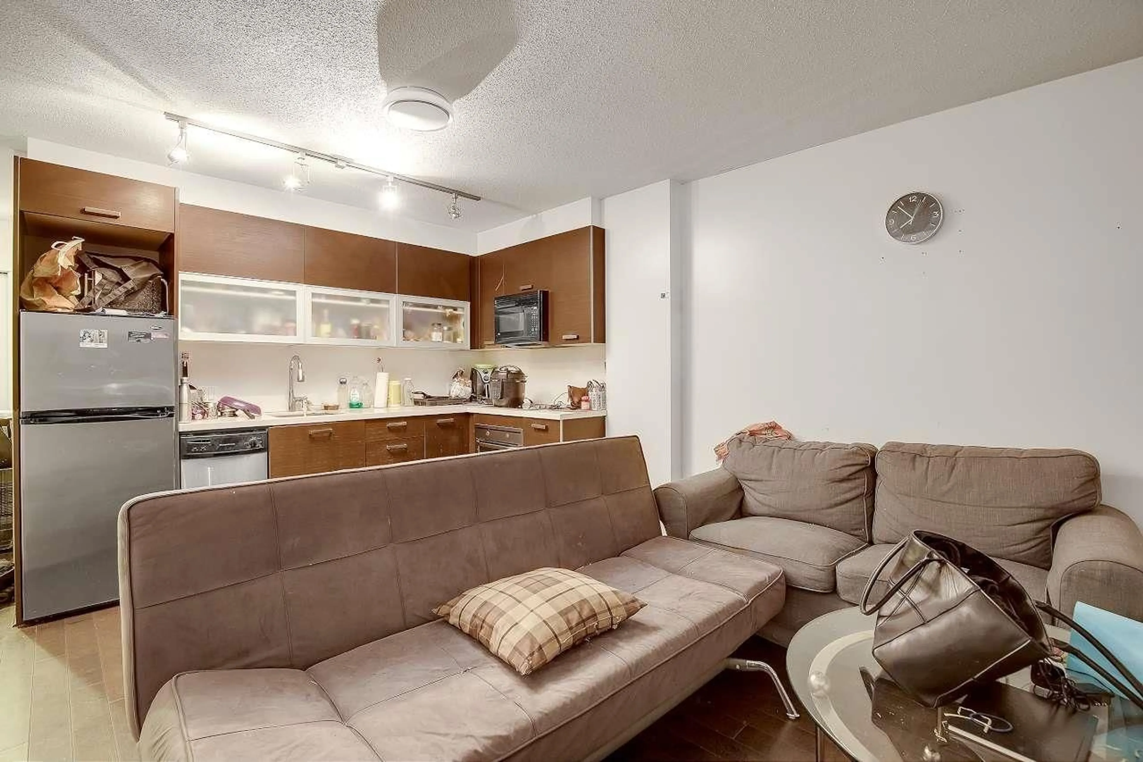 Living room with furniture, unknown for 1011 - 10777 UNIVERSITY, Surrey British Columbia V3T0E6