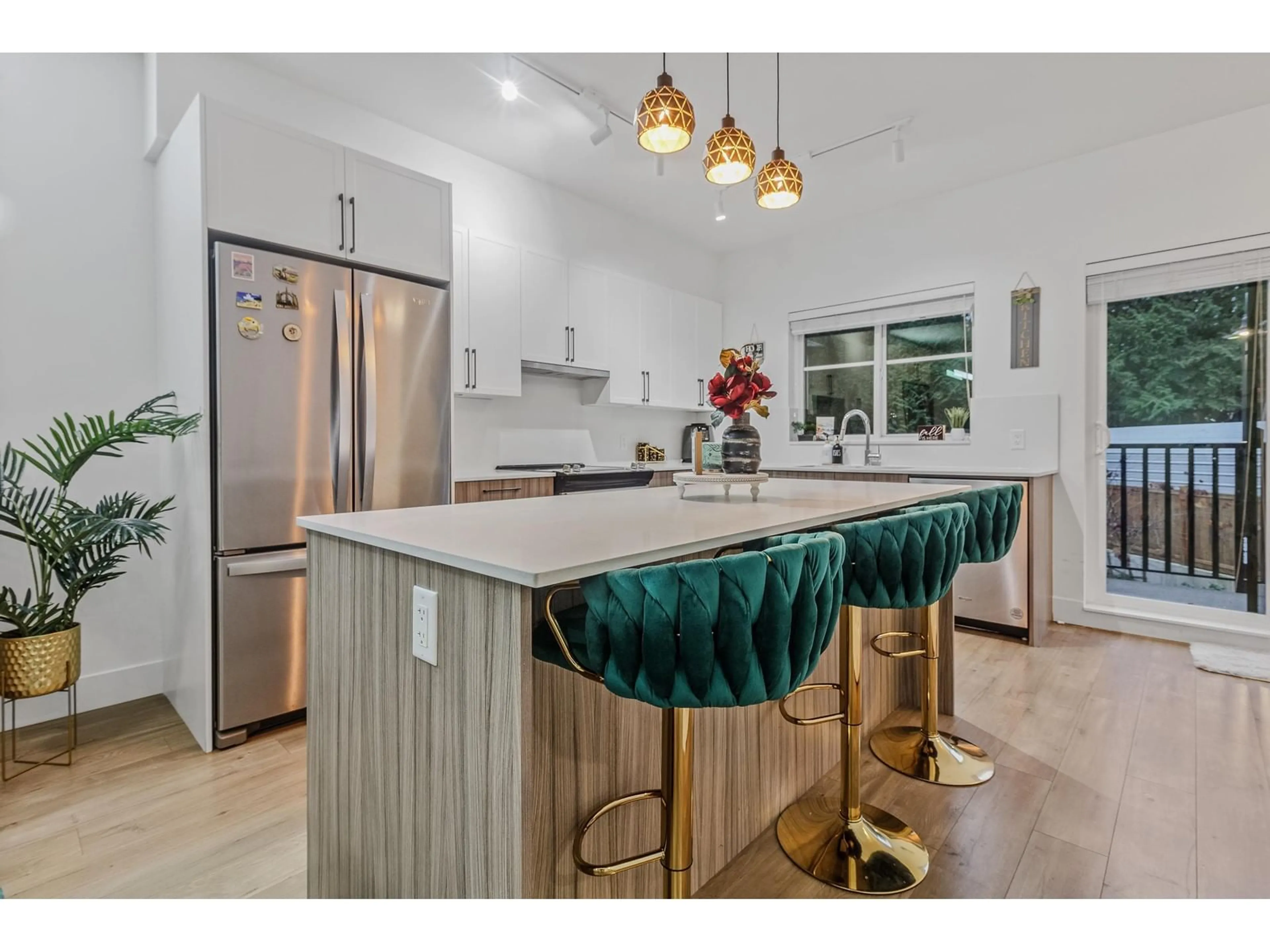 Open concept kitchen, unknown for 102 2267 MCKENZIE ROAD, Abbotsford British Columbia V2S0M9