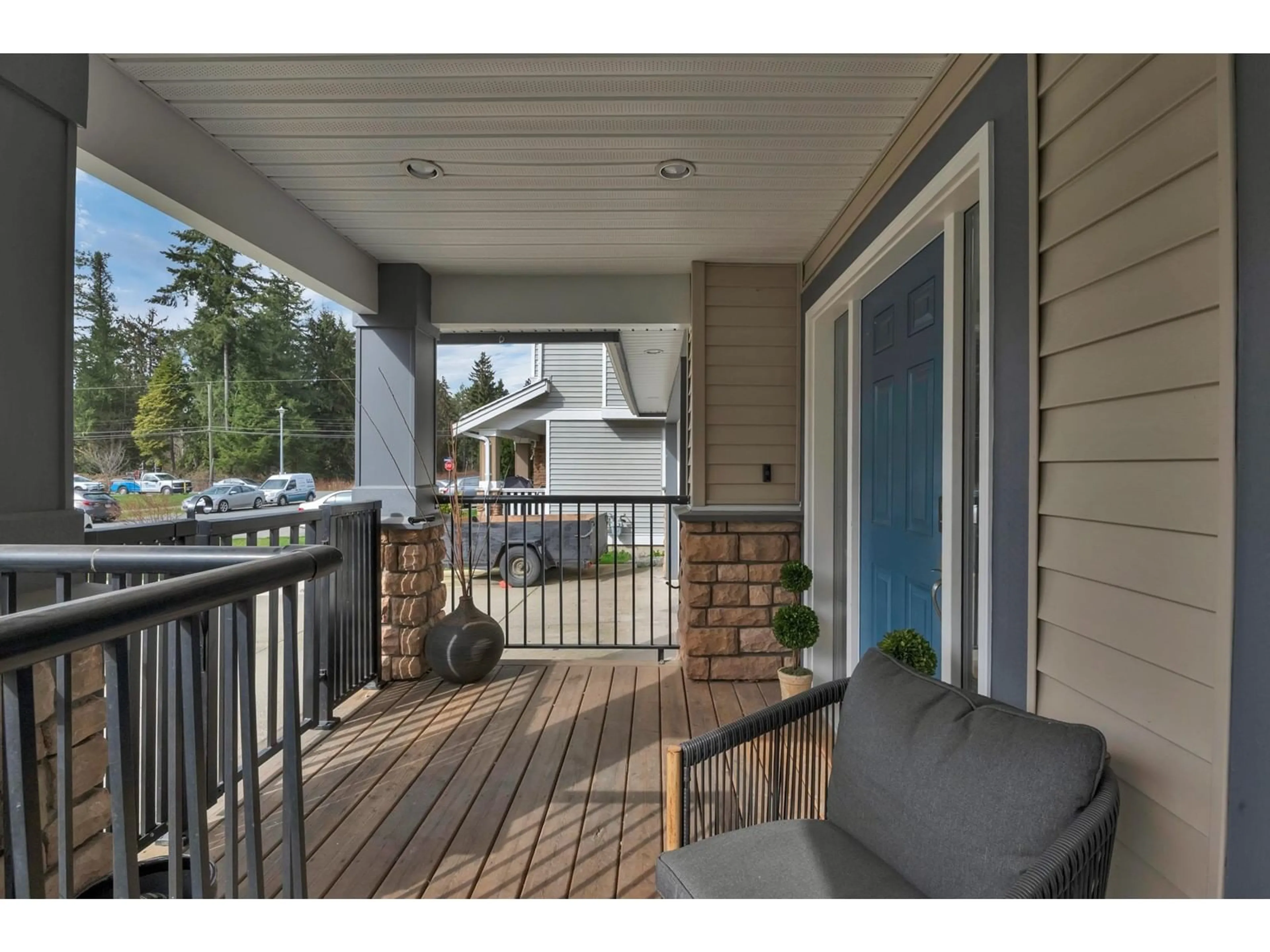 Patio, water/lake/river/ocean view for 8736 PARKER, Mission British Columbia V2V0C1