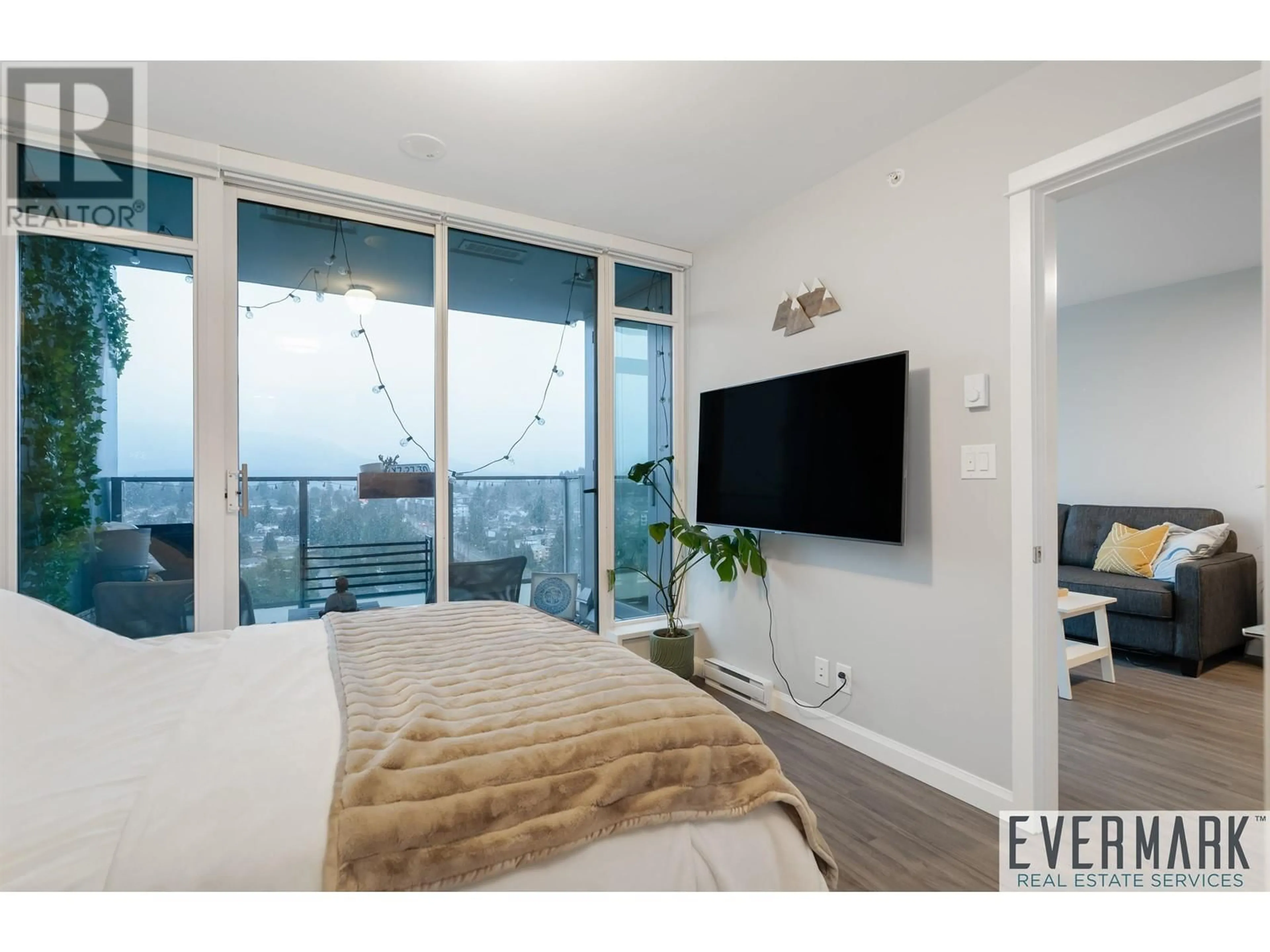 A pic of a room for 2506 - 520 COMO LAKE AVENUE, Coquitlam British Columbia V3J0E8