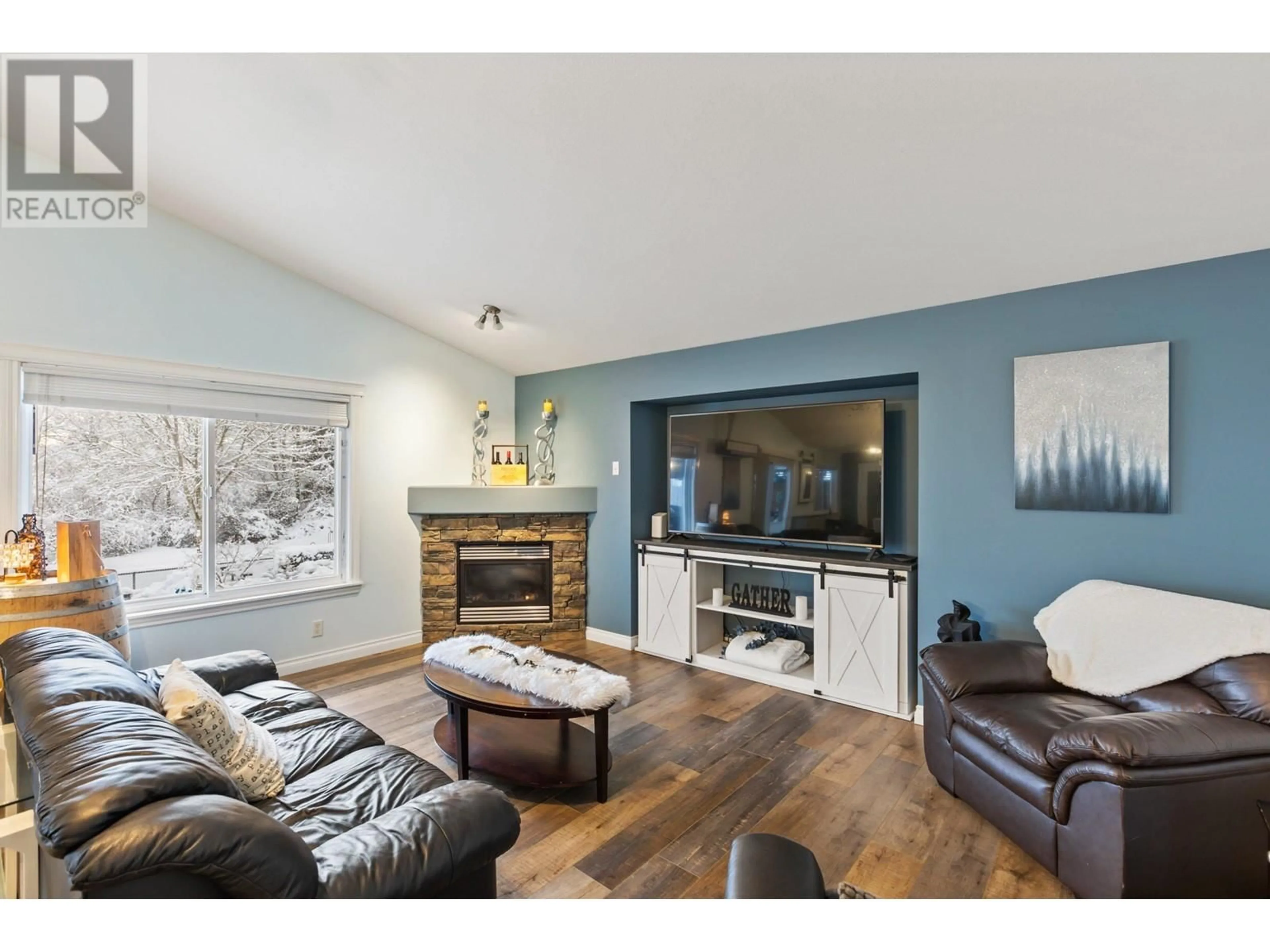 Living room with furniture, wood/laminate floor for 23960 ABERNETHY WAY, Maple Ridge British Columbia V4R1N2