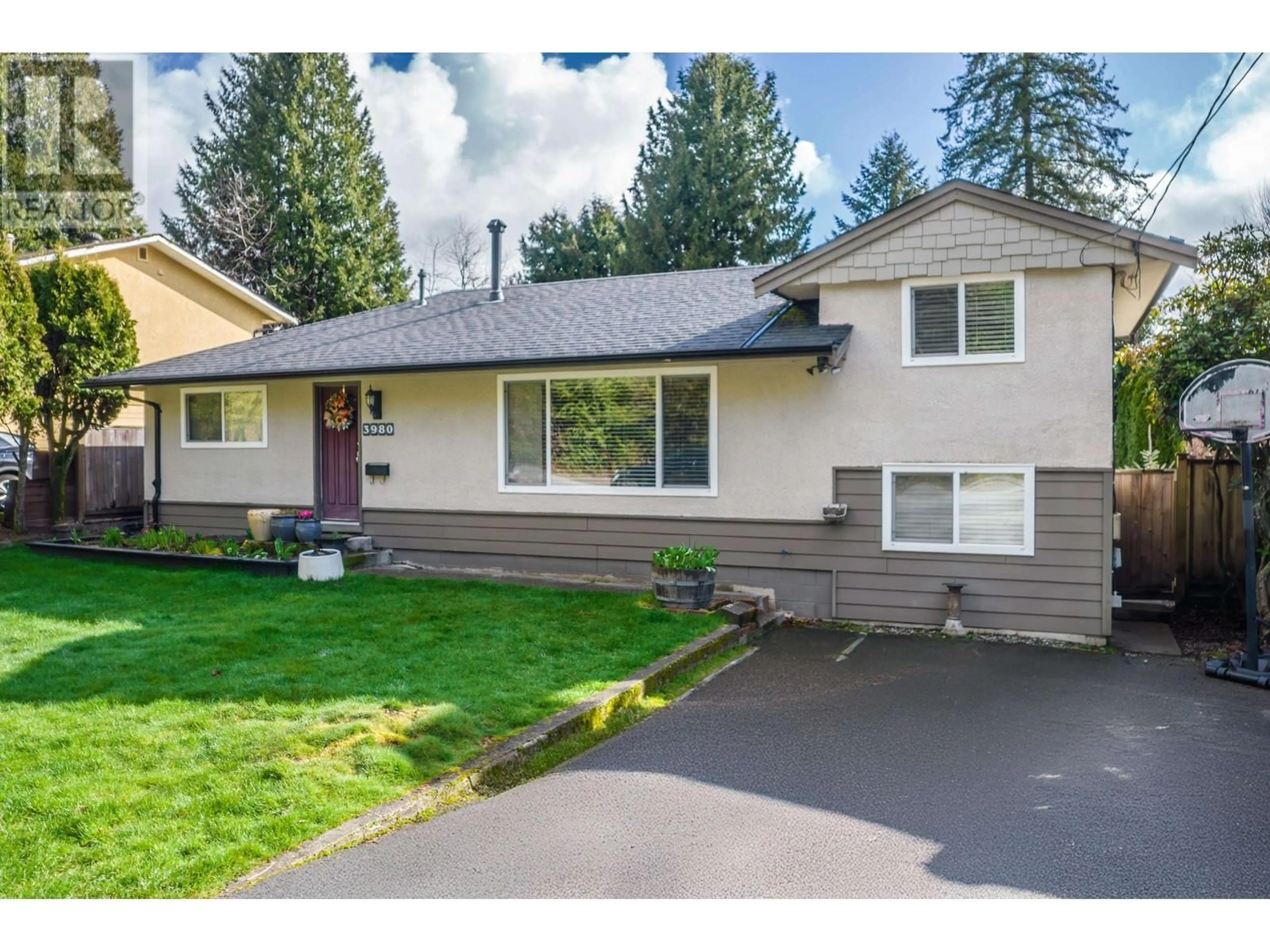 Home with vinyl exterior material, street for 3980 OXFORD STREET, Port Coquitlam British Columbia V3B4E9