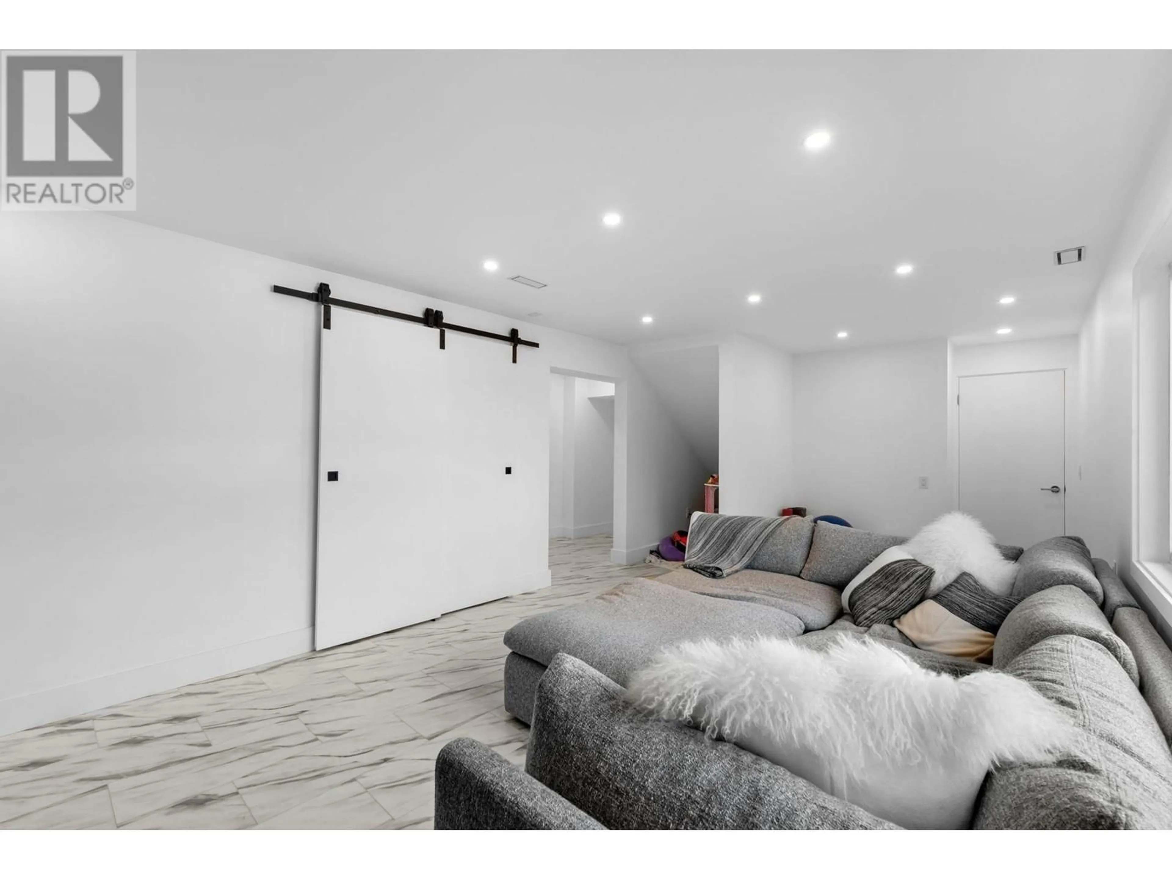 Home theater for 1480 ELINOR CRESCENT, Port Coquitlam British Columbia V3C2Y5