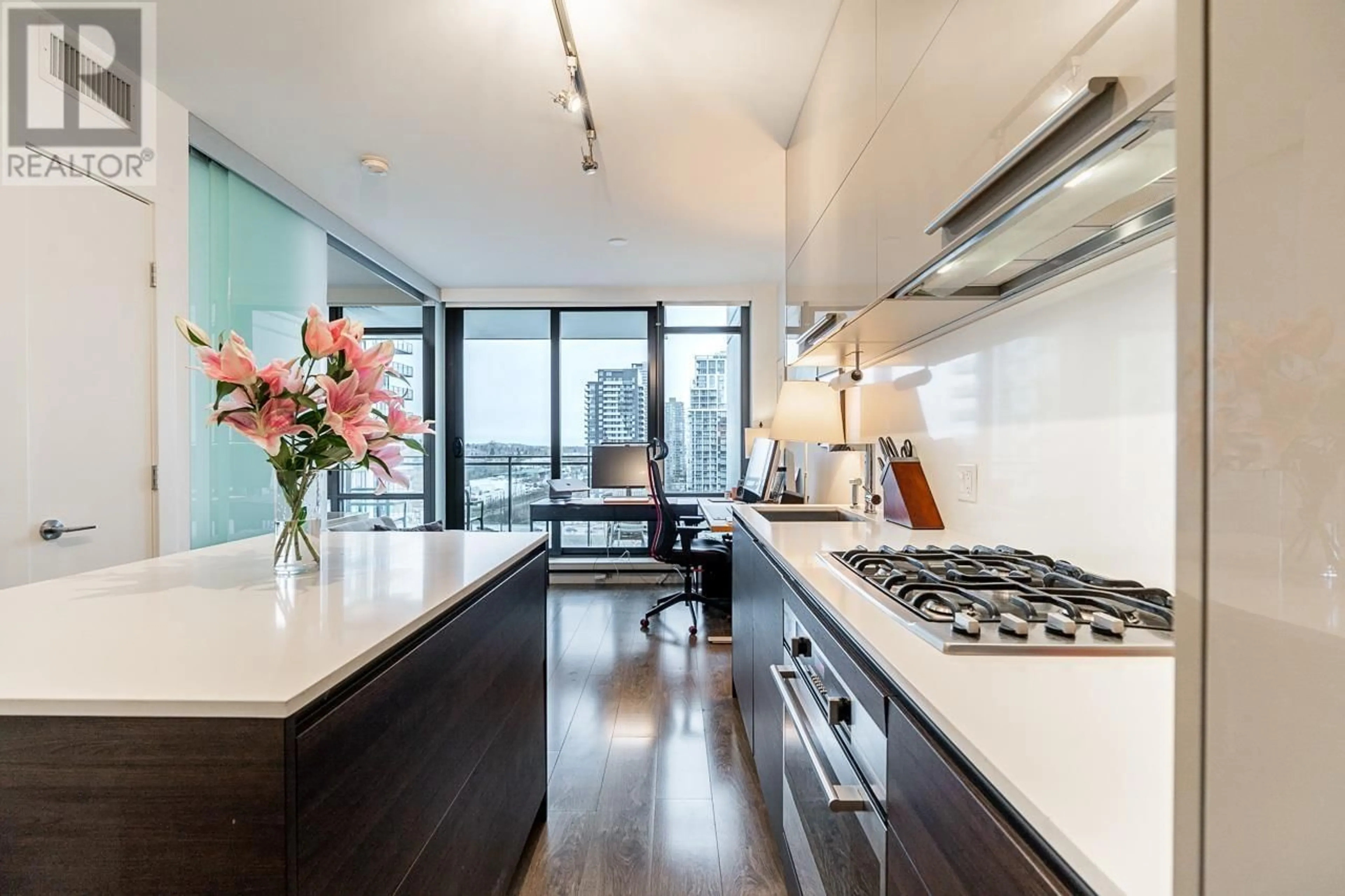 Contemporary kitchen, unknown for 1507 - 2378 ALPHA AVENUE, Burnaby British Columbia V5C0K2