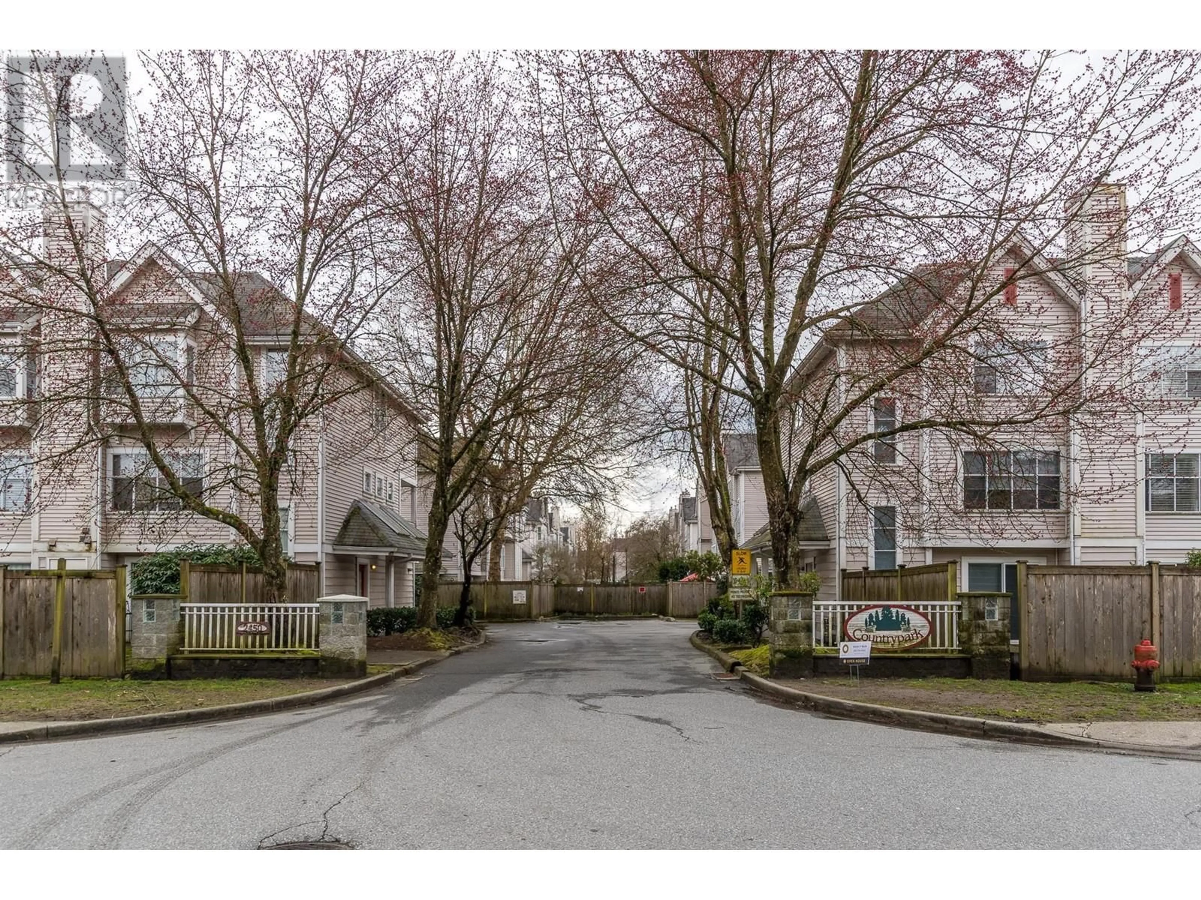 A pic from outside/outdoor area/front of a property/back of a property/a pic from drone, street for 71 - 2450 HAWTHORNE AVENUE, Port Coquitlam British Columbia V3C6B3