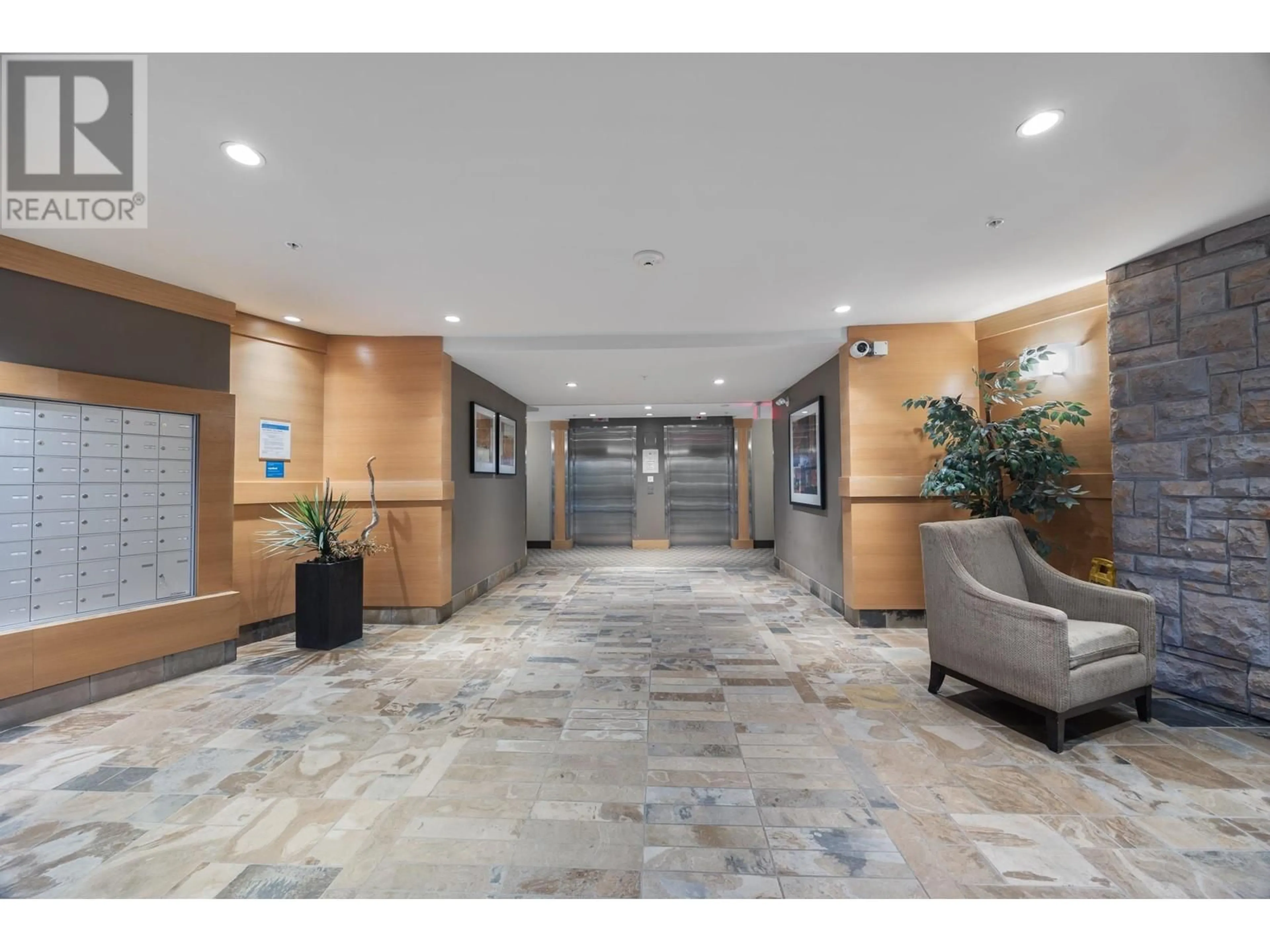 Lobby for 410 - 700 KLAHANIE DRIVE, Port Moody British Columbia V3H5L3