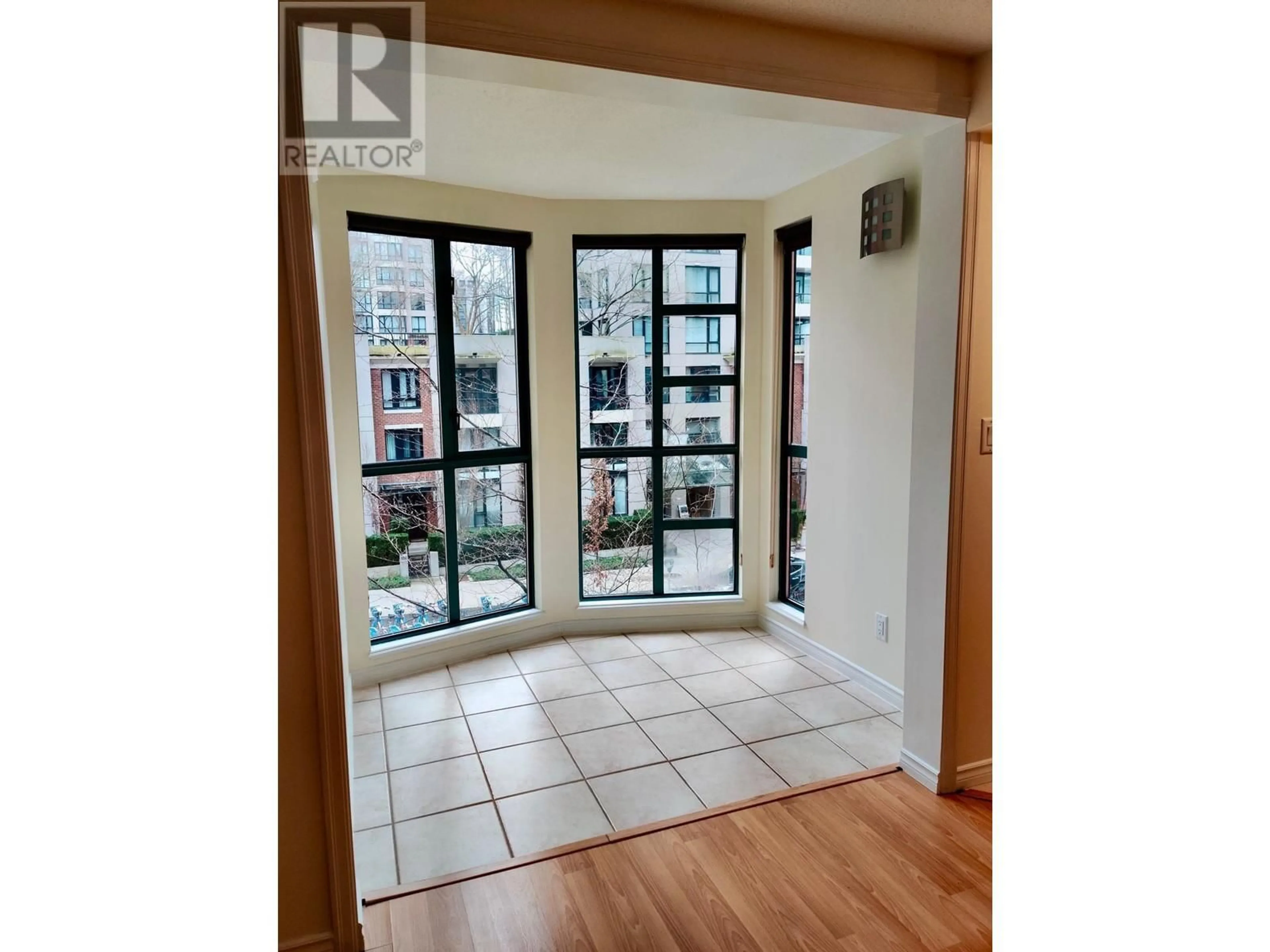Unknown for 311 939 HOMER STREET, Vancouver British Columbia V6B2W6