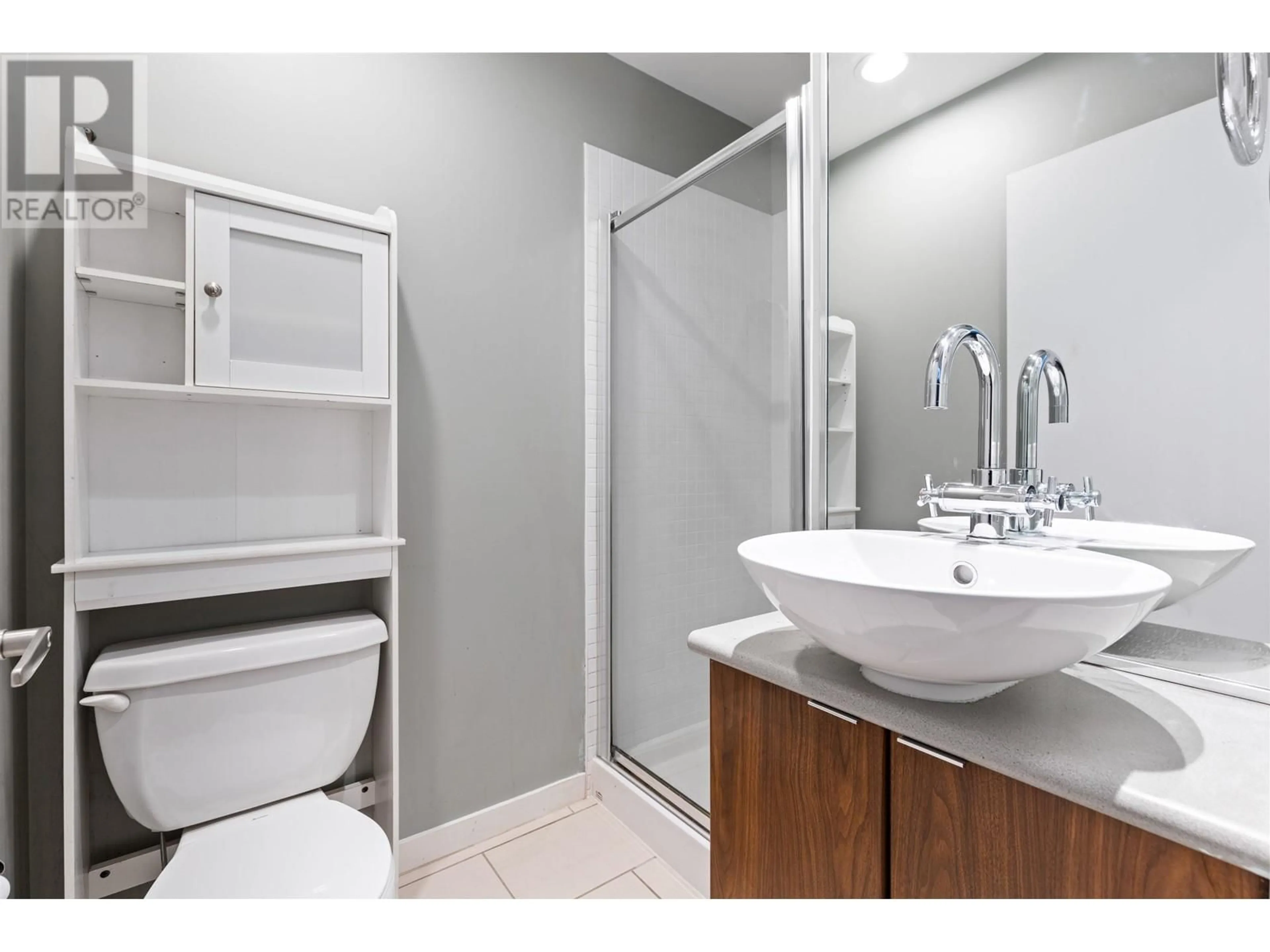 Standard bathroom, unknown for 975 BEATTY STREET, Vancouver British Columbia V6Z3C5