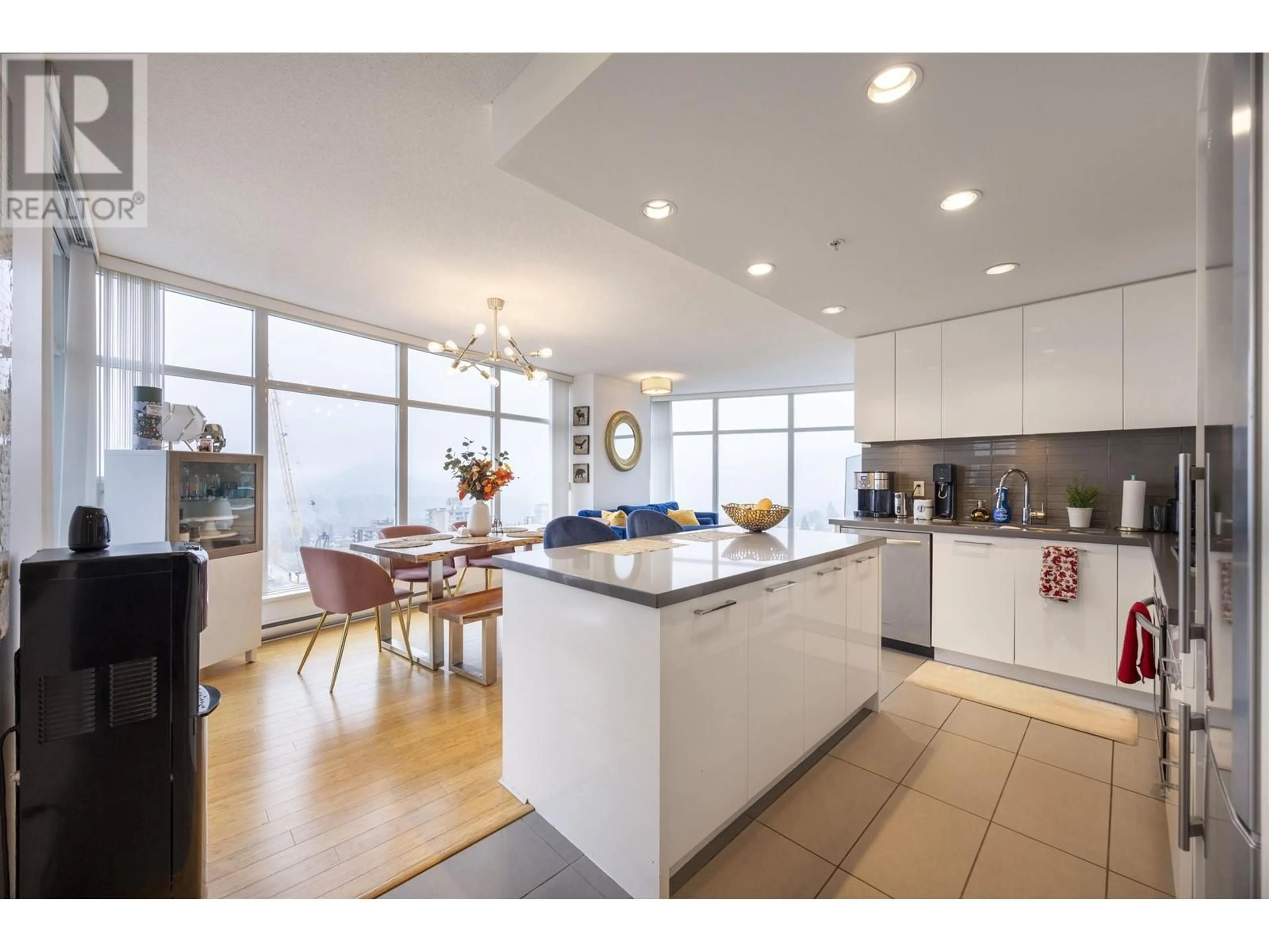 Open concept kitchen, unknown for 2503 - 4880 BENNETT STREET, Burnaby British Columbia V5H0C1