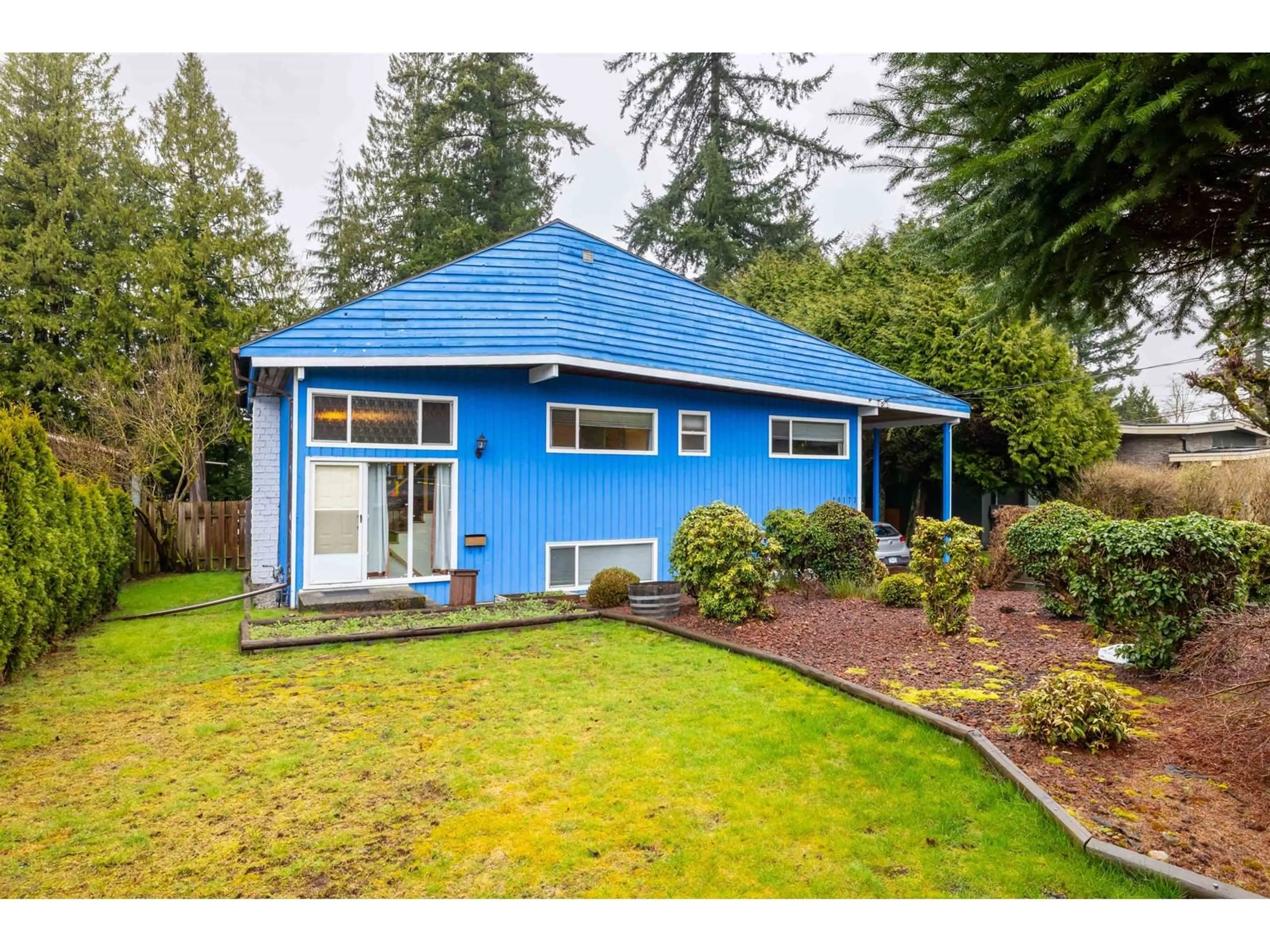 Home with vinyl exterior material, unknown for 20173 48, Langley British Columbia V3A3L3